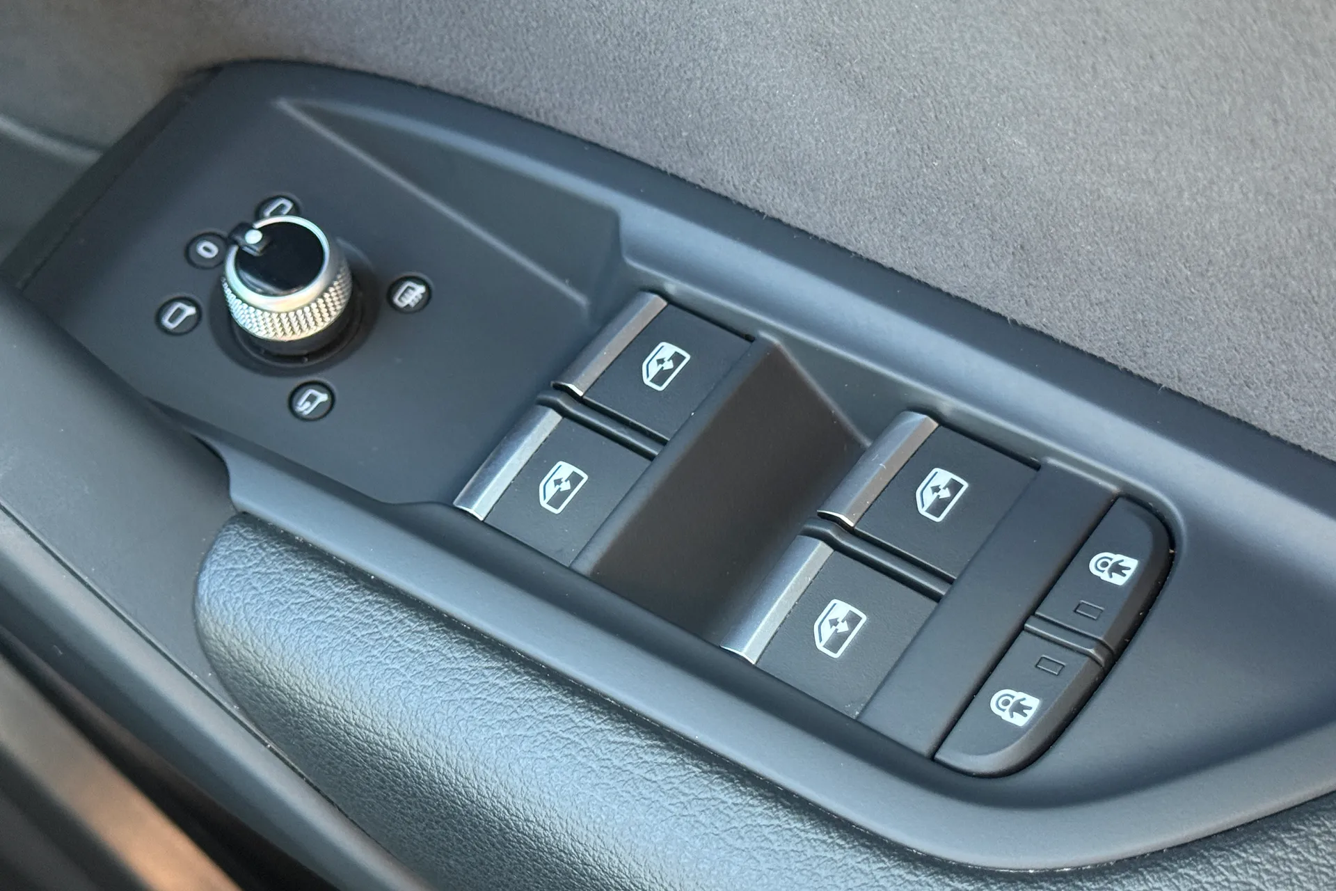 Audi Q5 thumbnail image number 15