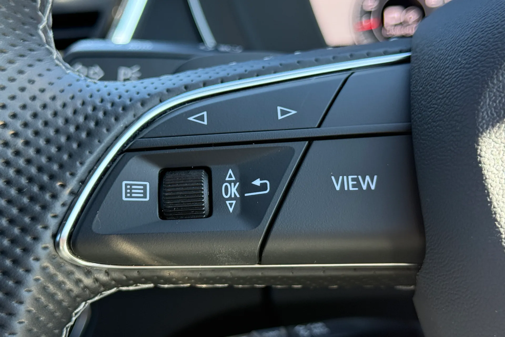 Audi Q5 thumbnail image number 17