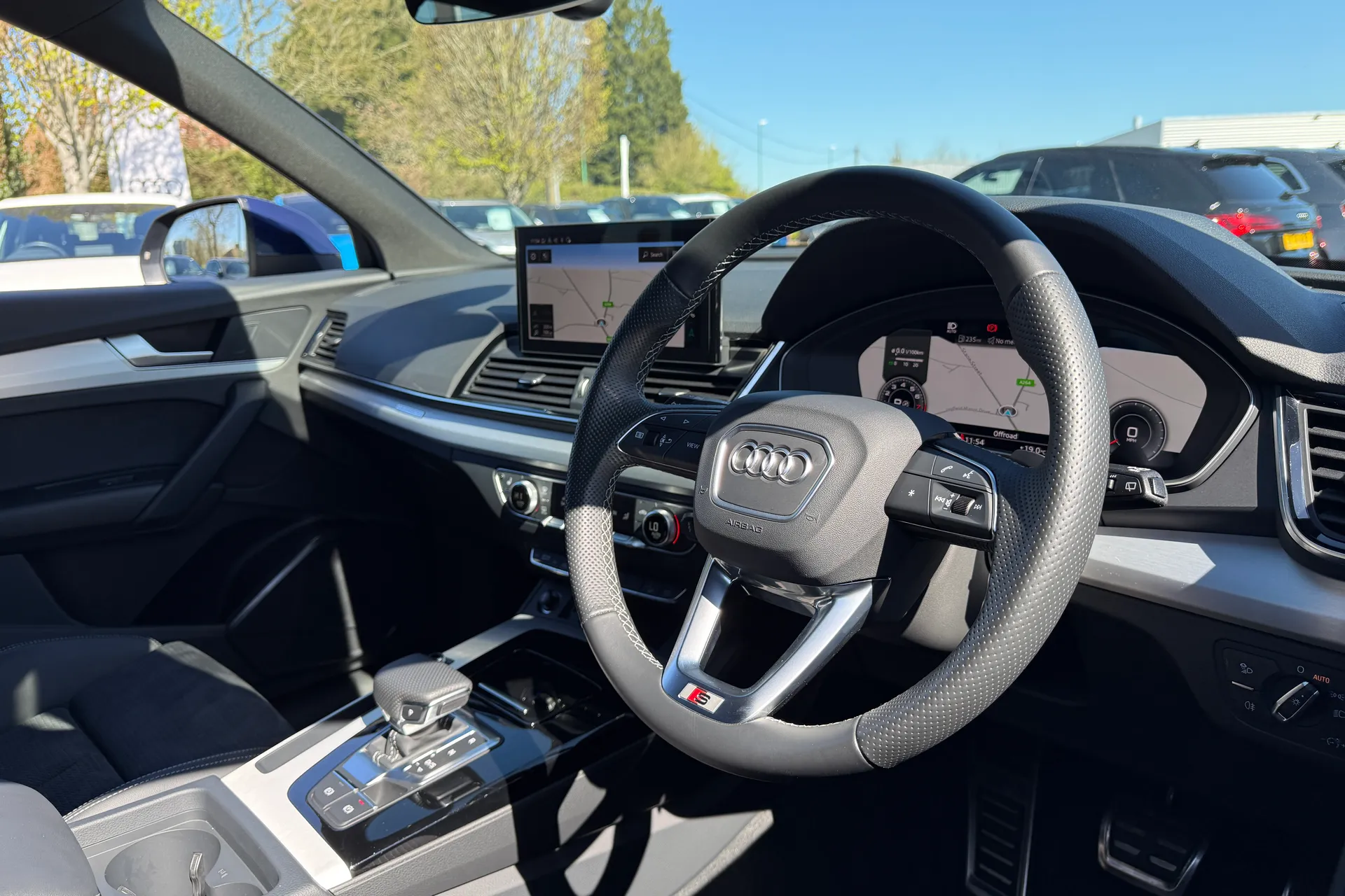 Audi Q5 thumbnail image number 24