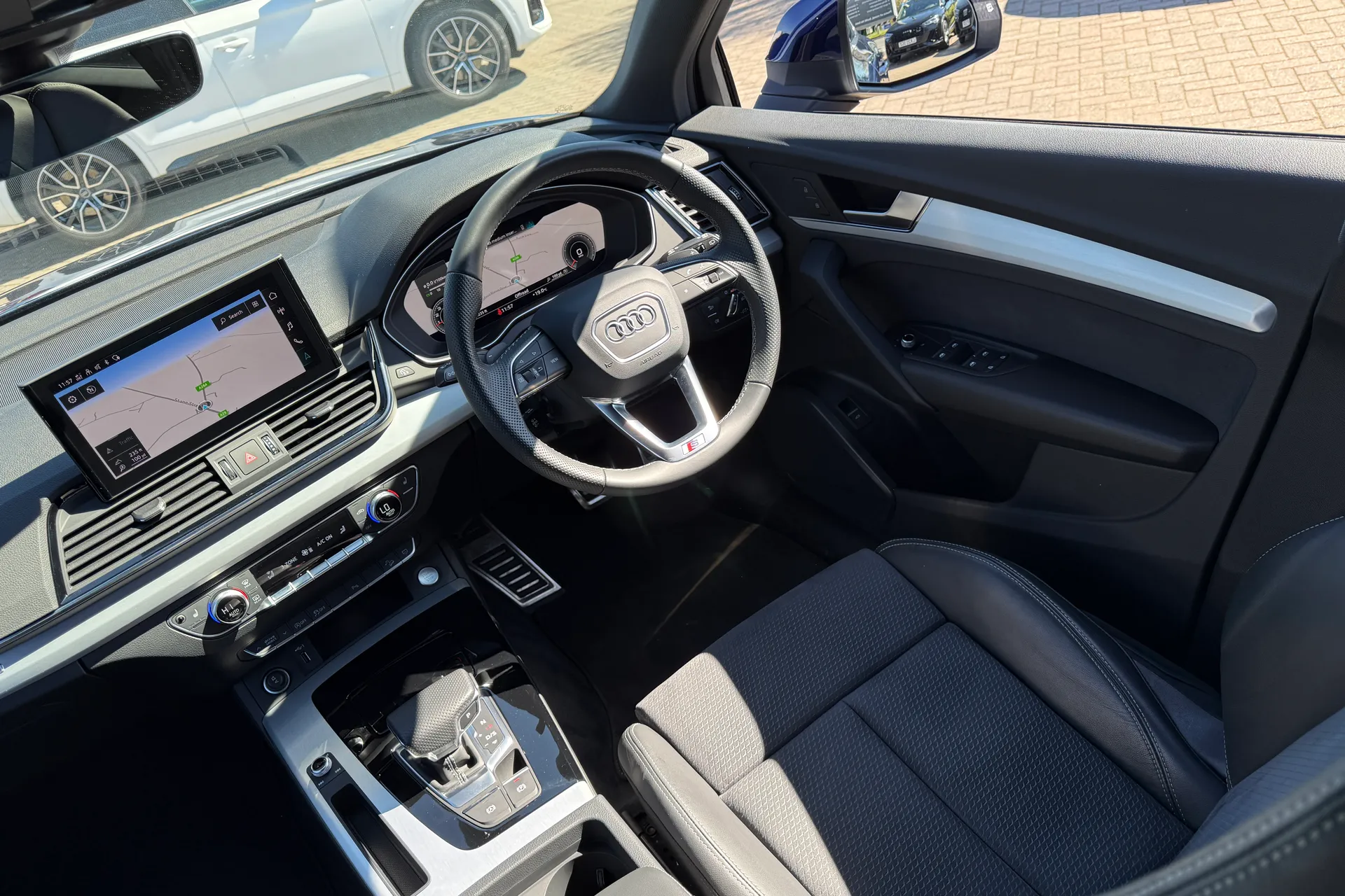 Audi Q5 thumbnail image number 38