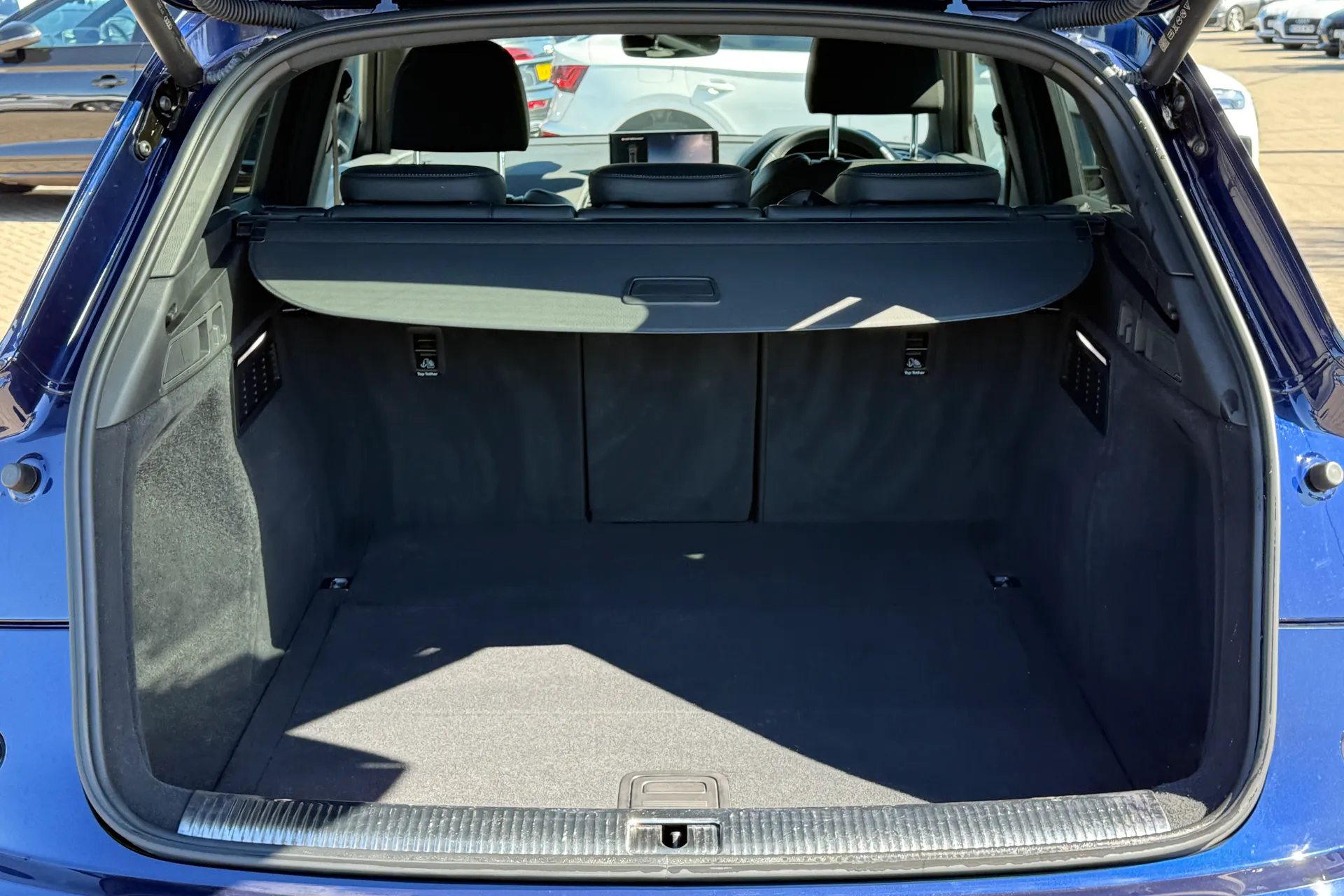 Audi Q5 thumbnail image number 31