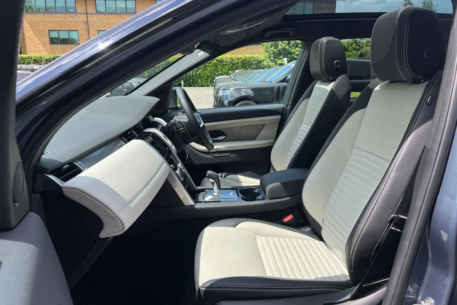 LAND ROVER DISCOVERY SPORT thumbnail image number 46