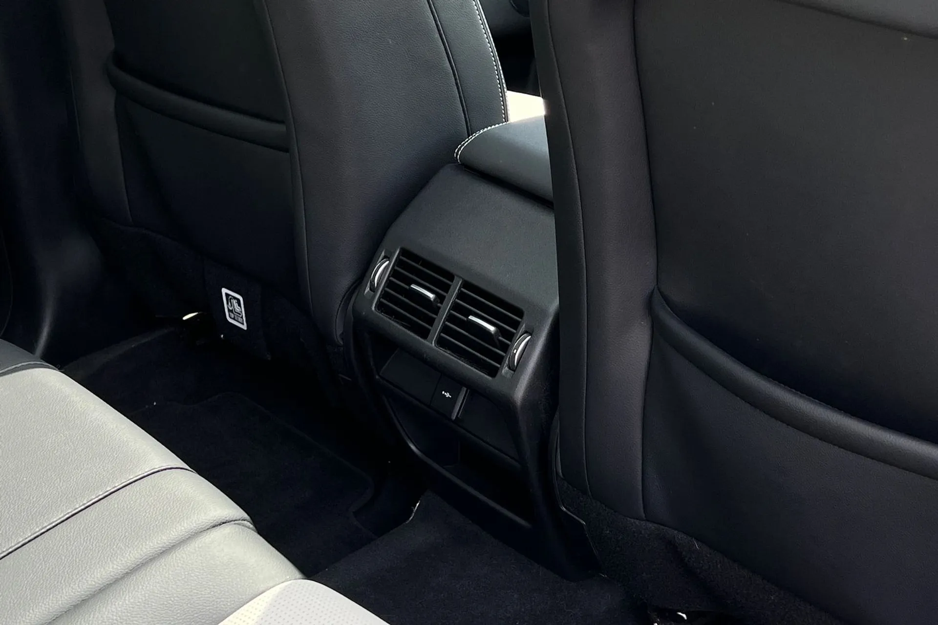 LAND ROVER DISCOVERY SPORT thumbnail image number 37