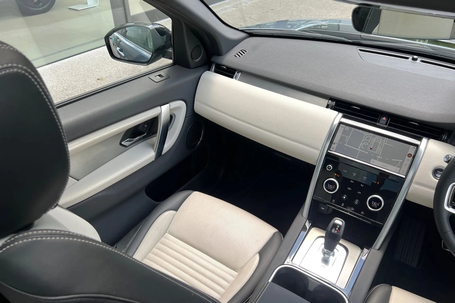 LAND ROVER DISCOVERY SPORT thumbnail image number 25