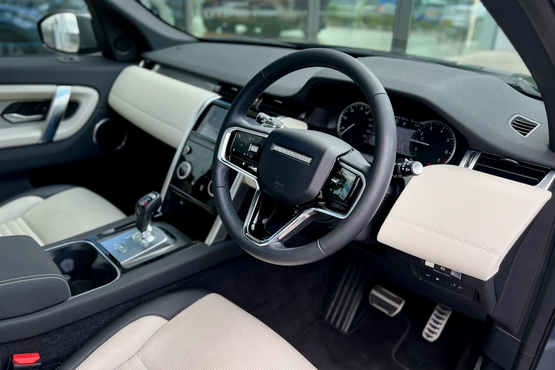 LAND ROVER DISCOVERY SPORT thumbnail image number 42