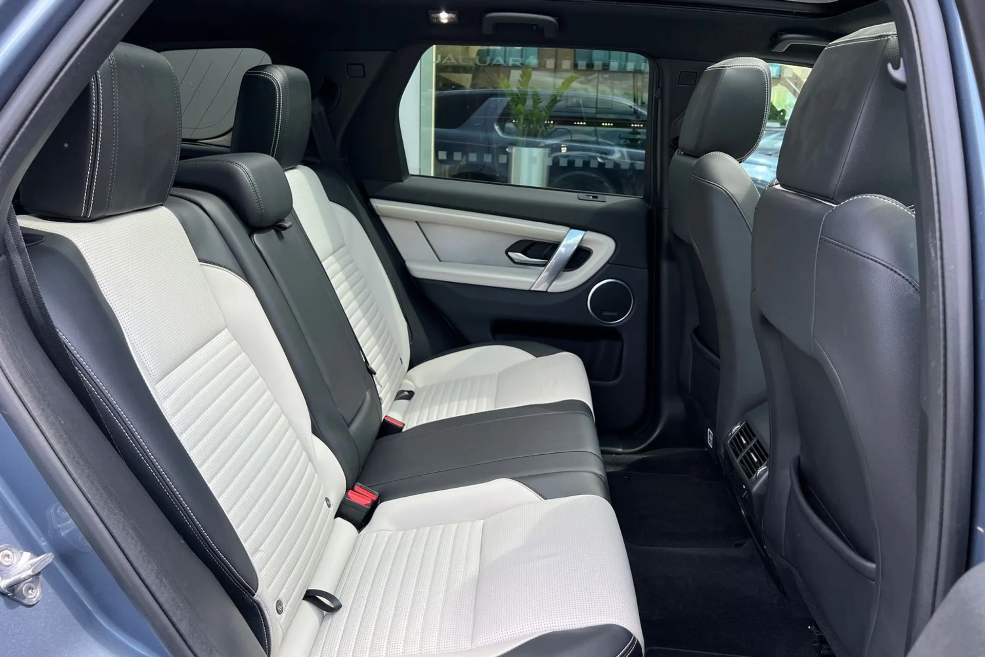 LAND ROVER DISCOVERY SPORT thumbnail image number 34