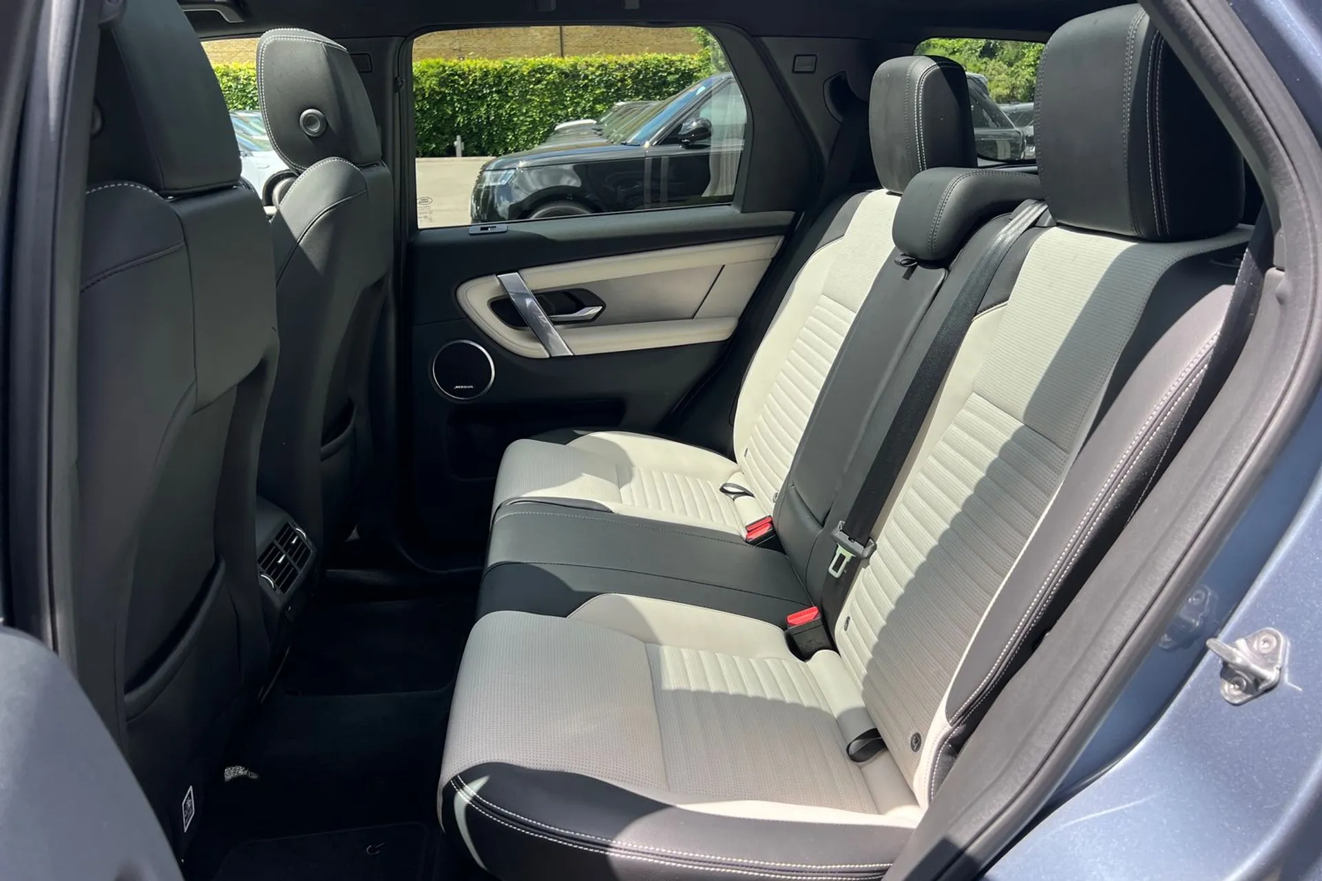 LAND ROVER DISCOVERY SPORT thumbnail image number 48