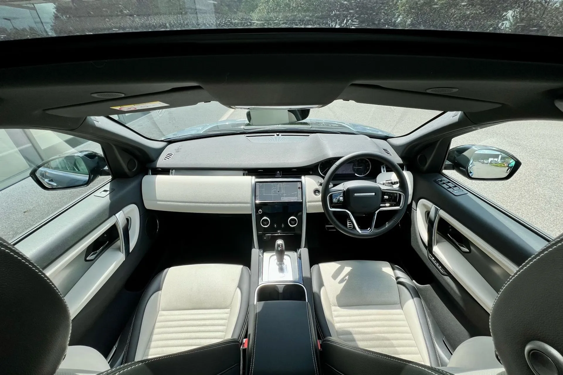 LAND ROVER DISCOVERY SPORT thumbnail image number 3