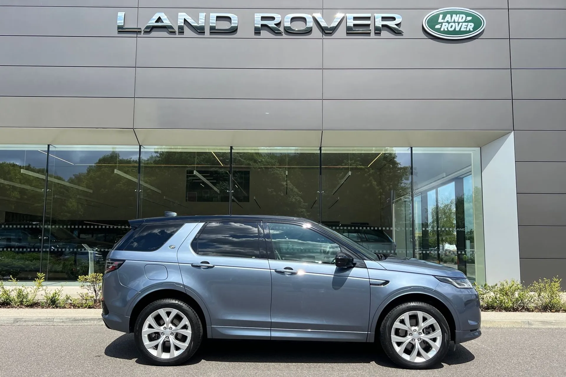 LAND ROVER DISCOVERY SPORT thumbnail image number 2