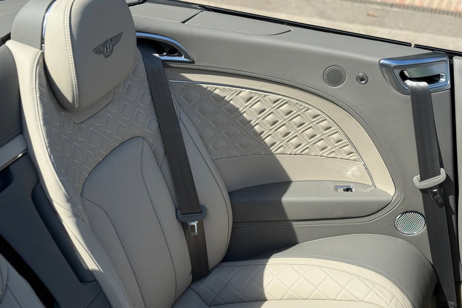Bentley CONTINENTAL GTC thumbnail image number 25