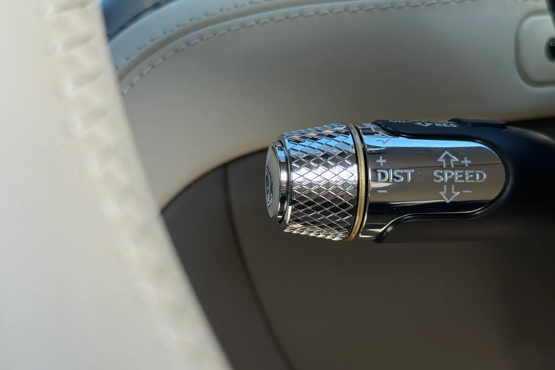 Bentley CONTINENTAL GTC thumbnail image number 30