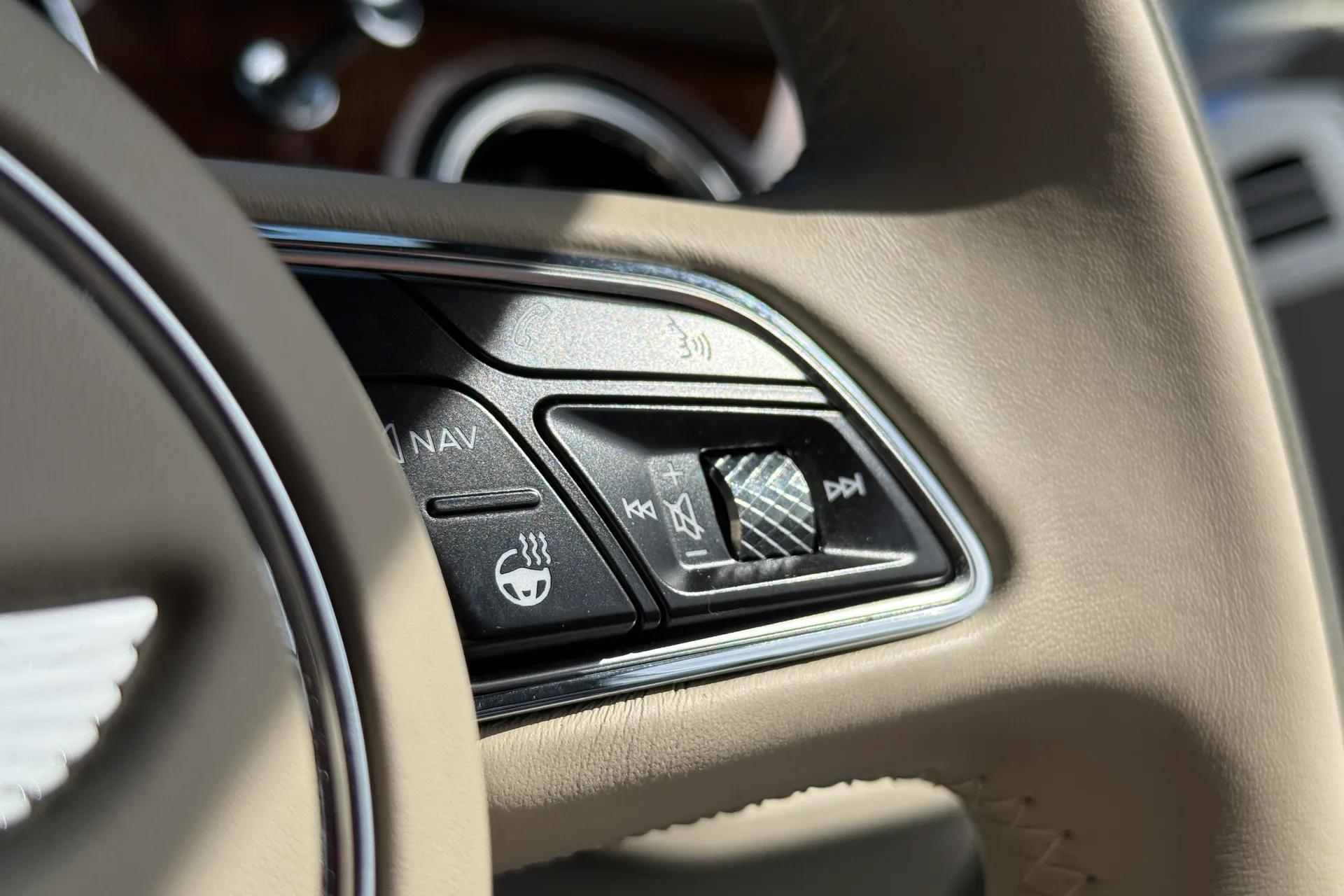 Bentley CONTINENTAL GTC thumbnail image number 31