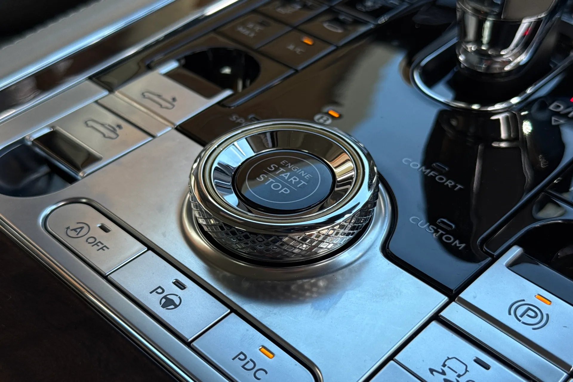 Bentley CONTINENTAL GTC thumbnail image number 44