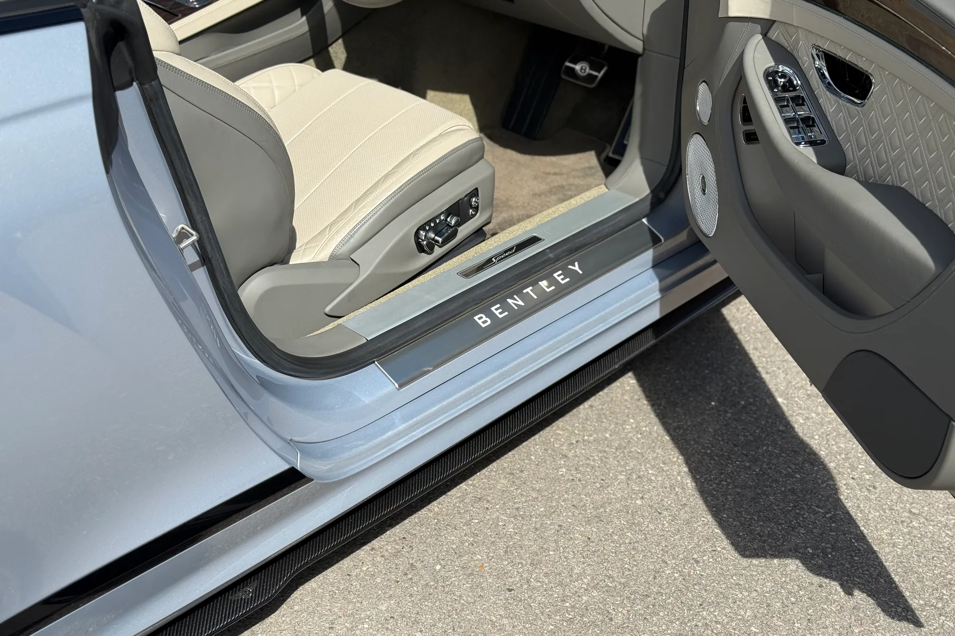 Bentley CONTINENTAL GTC thumbnail image number 21
