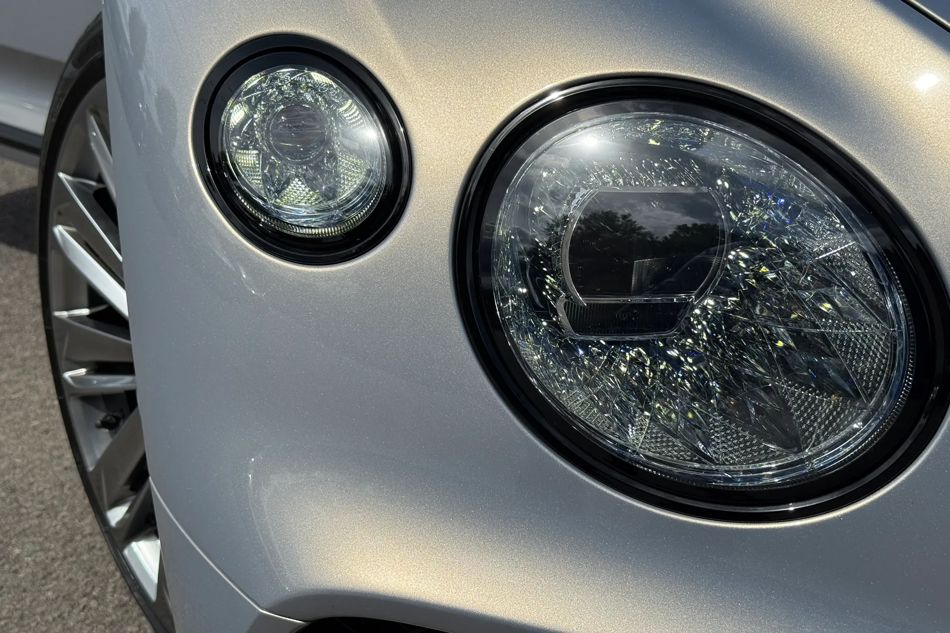 Bentley CONTINENTAL GTC thumbnail image number 11