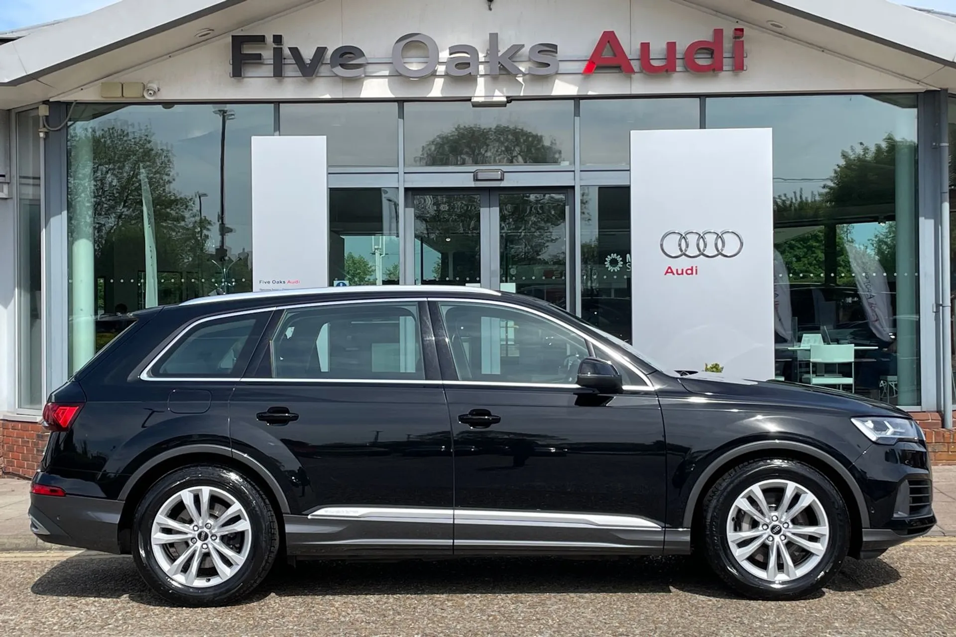 Audi Q7 thumbnail image number 2