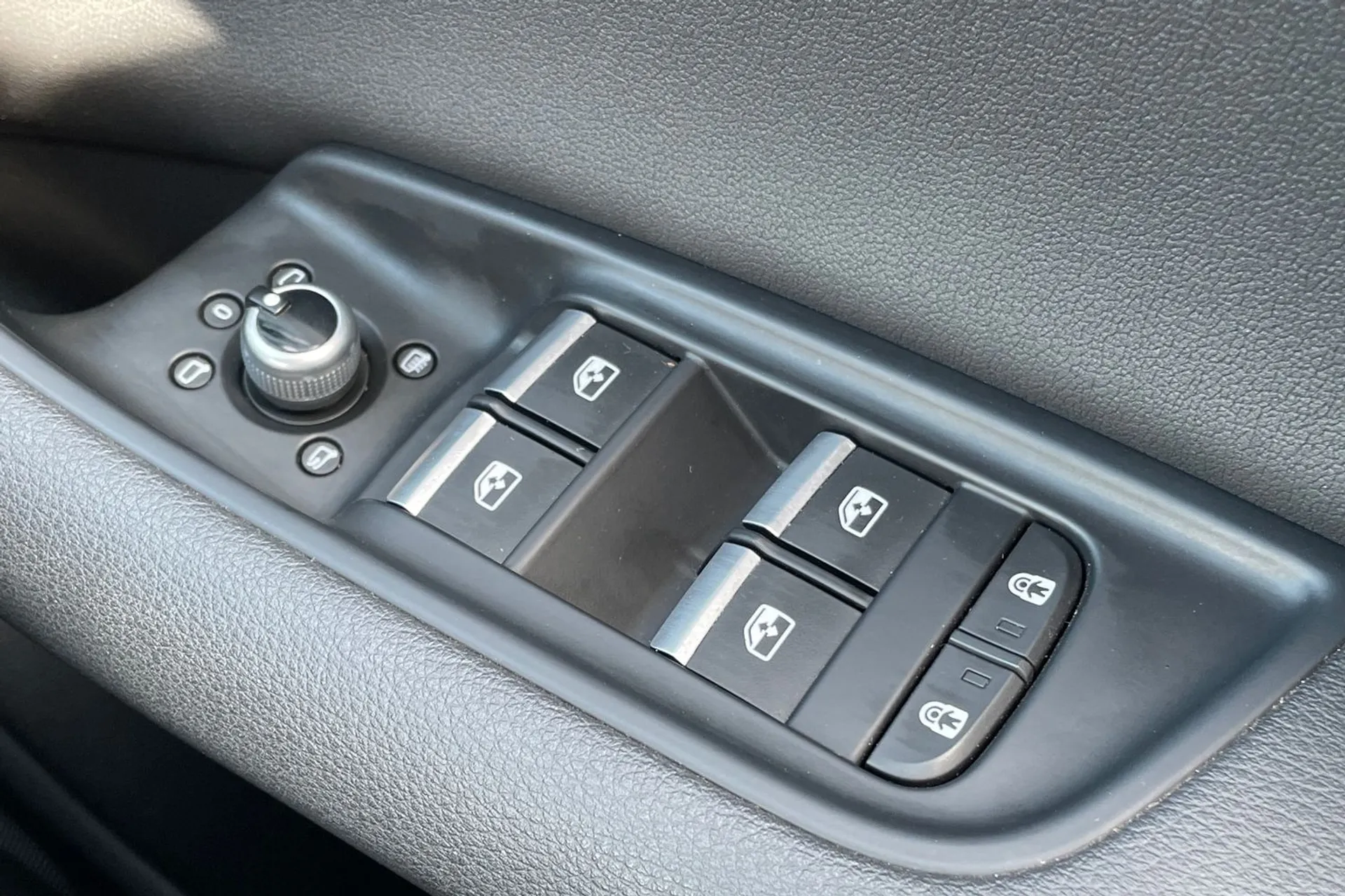 Audi Q7 thumbnail image number 14