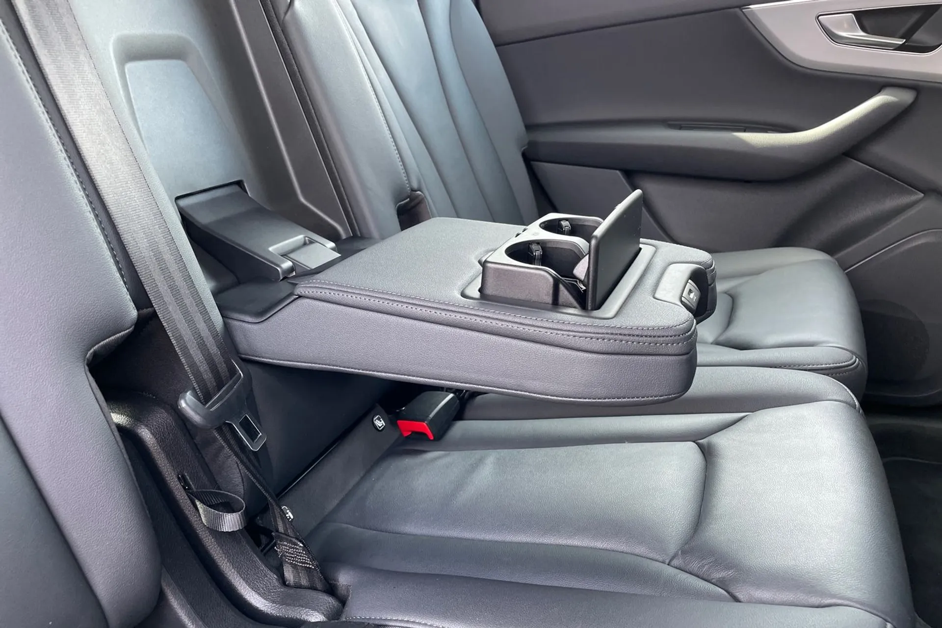 Audi Q7 thumbnail image number 40