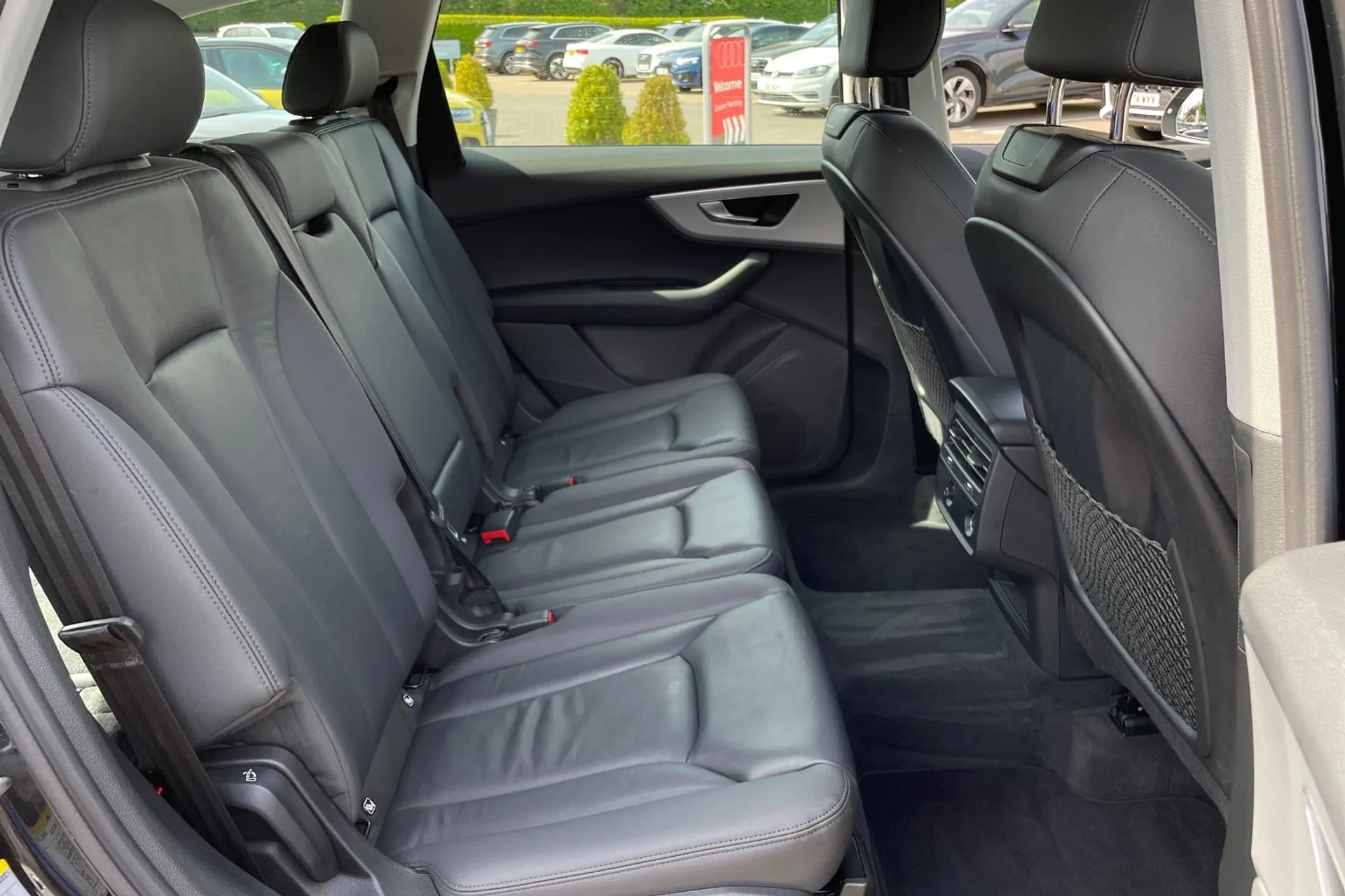 Audi Q7 thumbnail image number 39