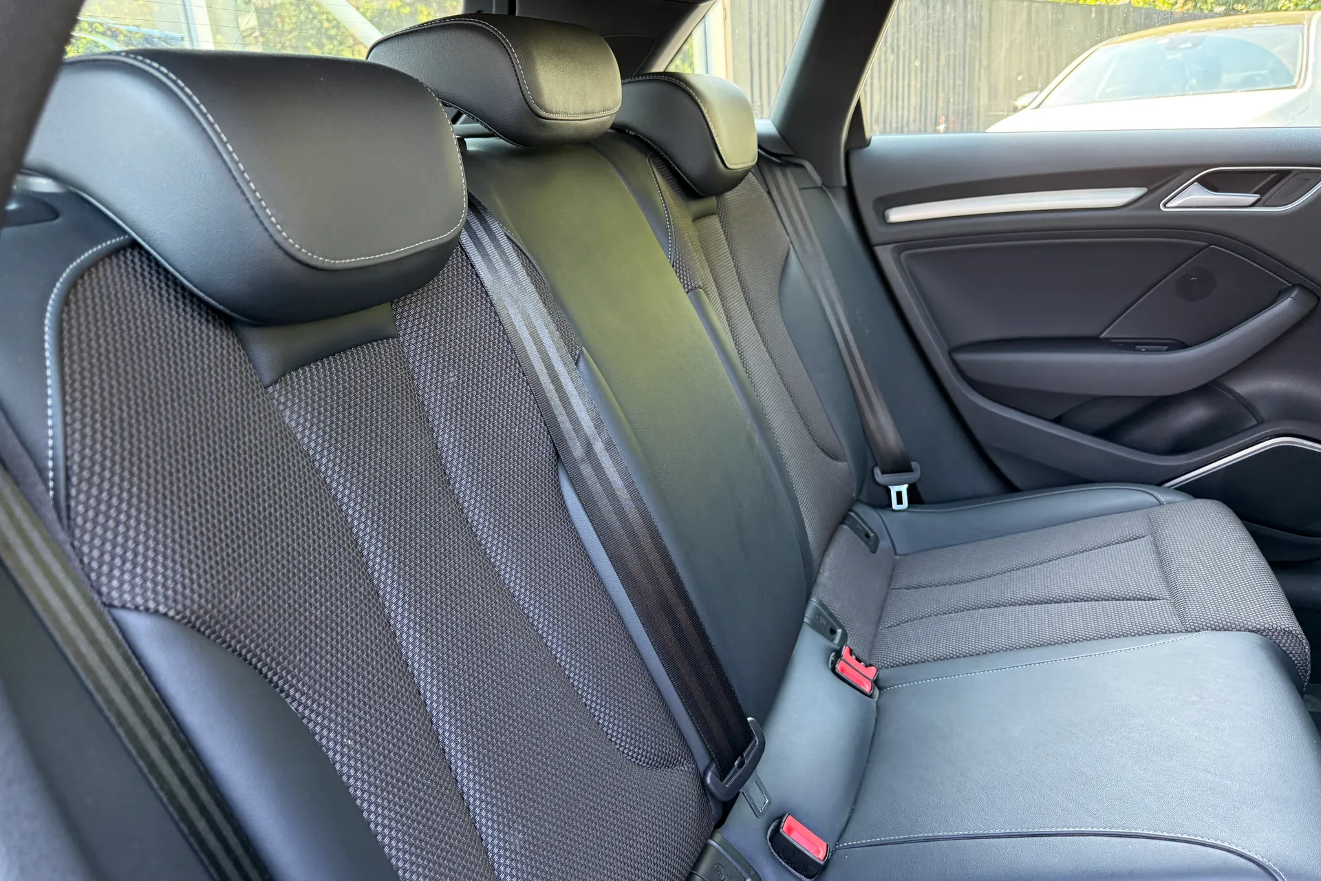 Audi A3 thumbnail image number 31