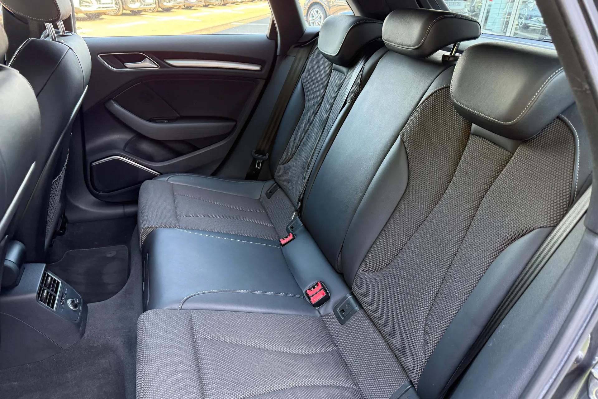 Audi A3 thumbnail image number 44
