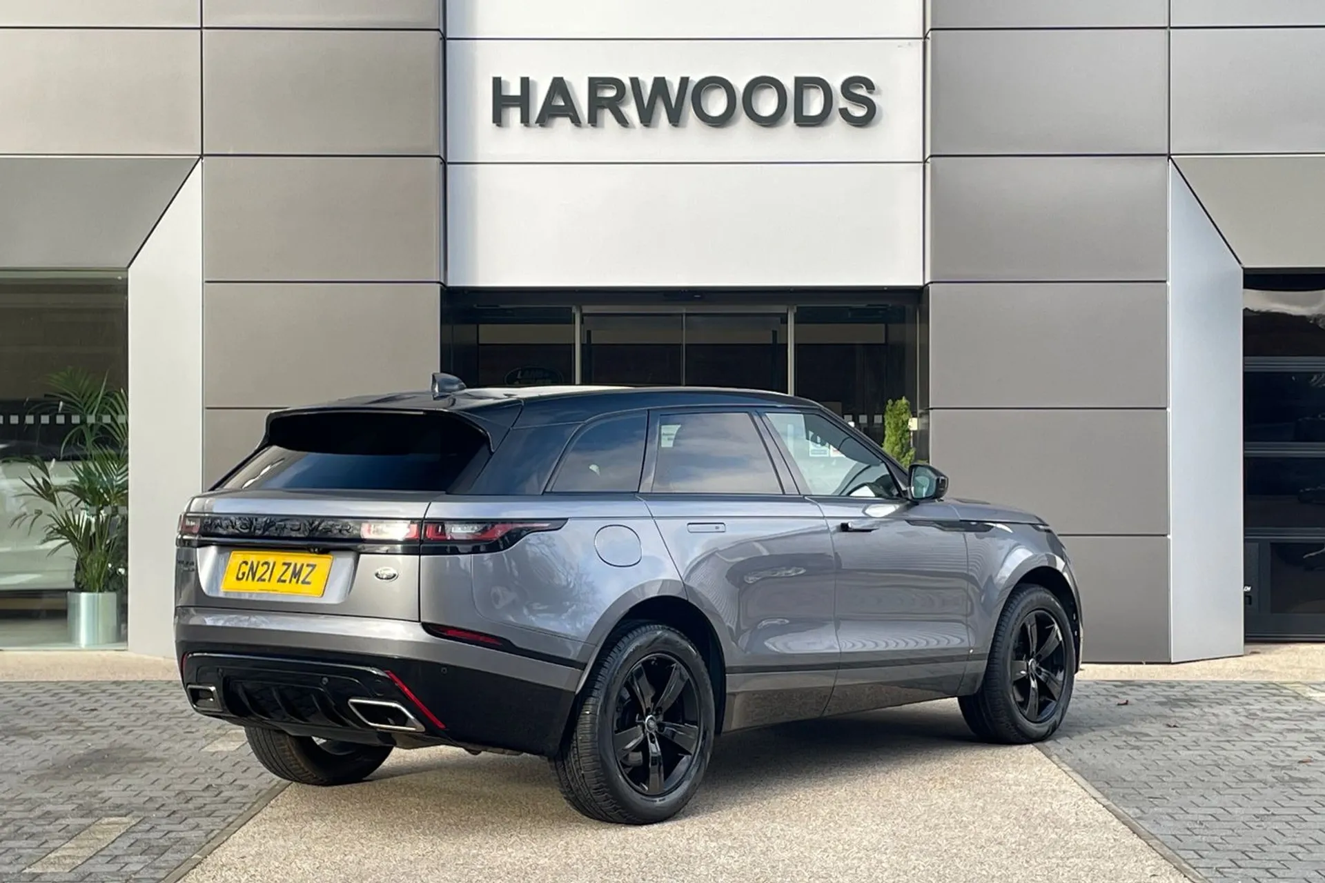 LAND ROVER RANGE ROVER VELAR thumbnail image number 7