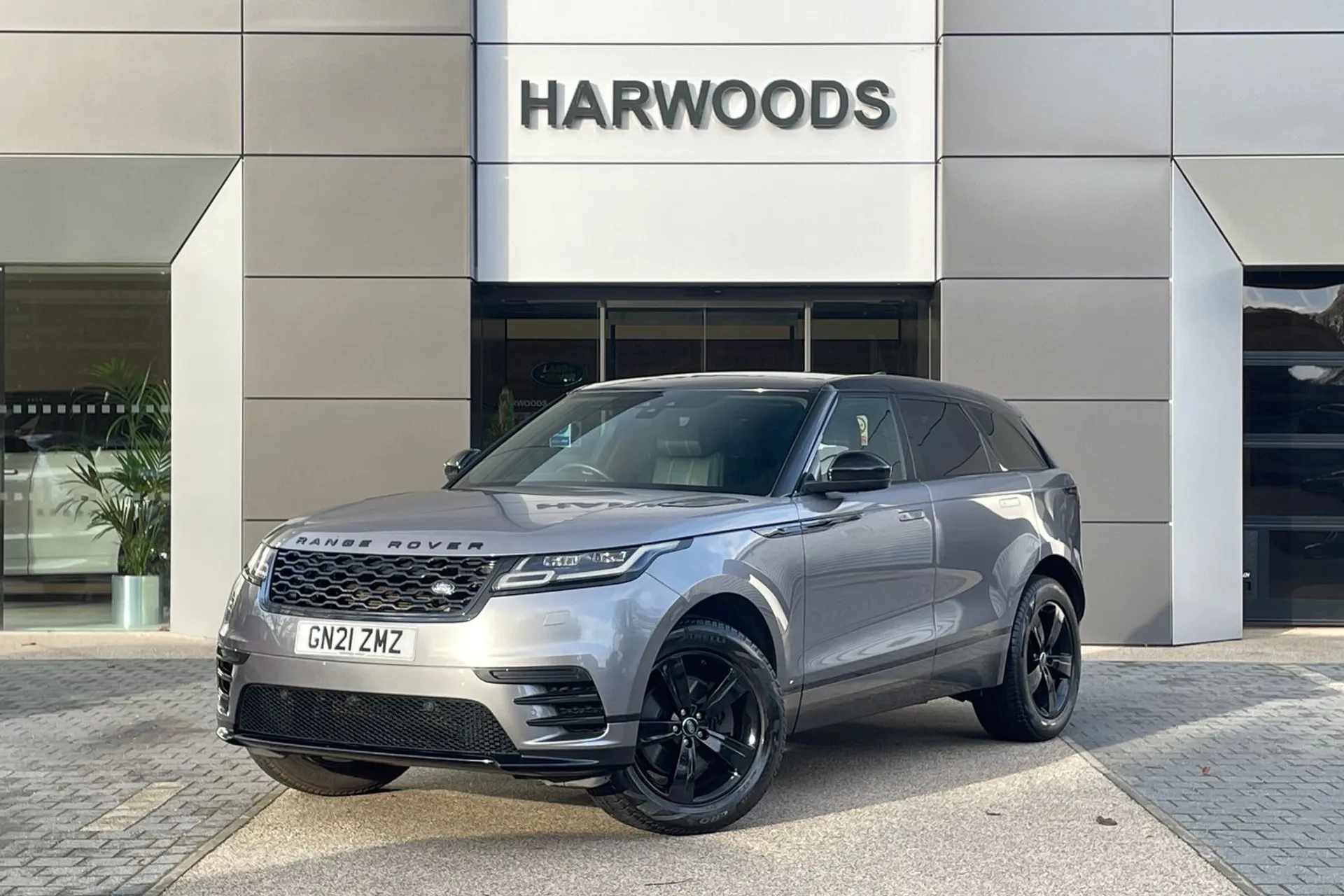 LAND ROVER RANGE ROVER VELAR thumbnail image number 13