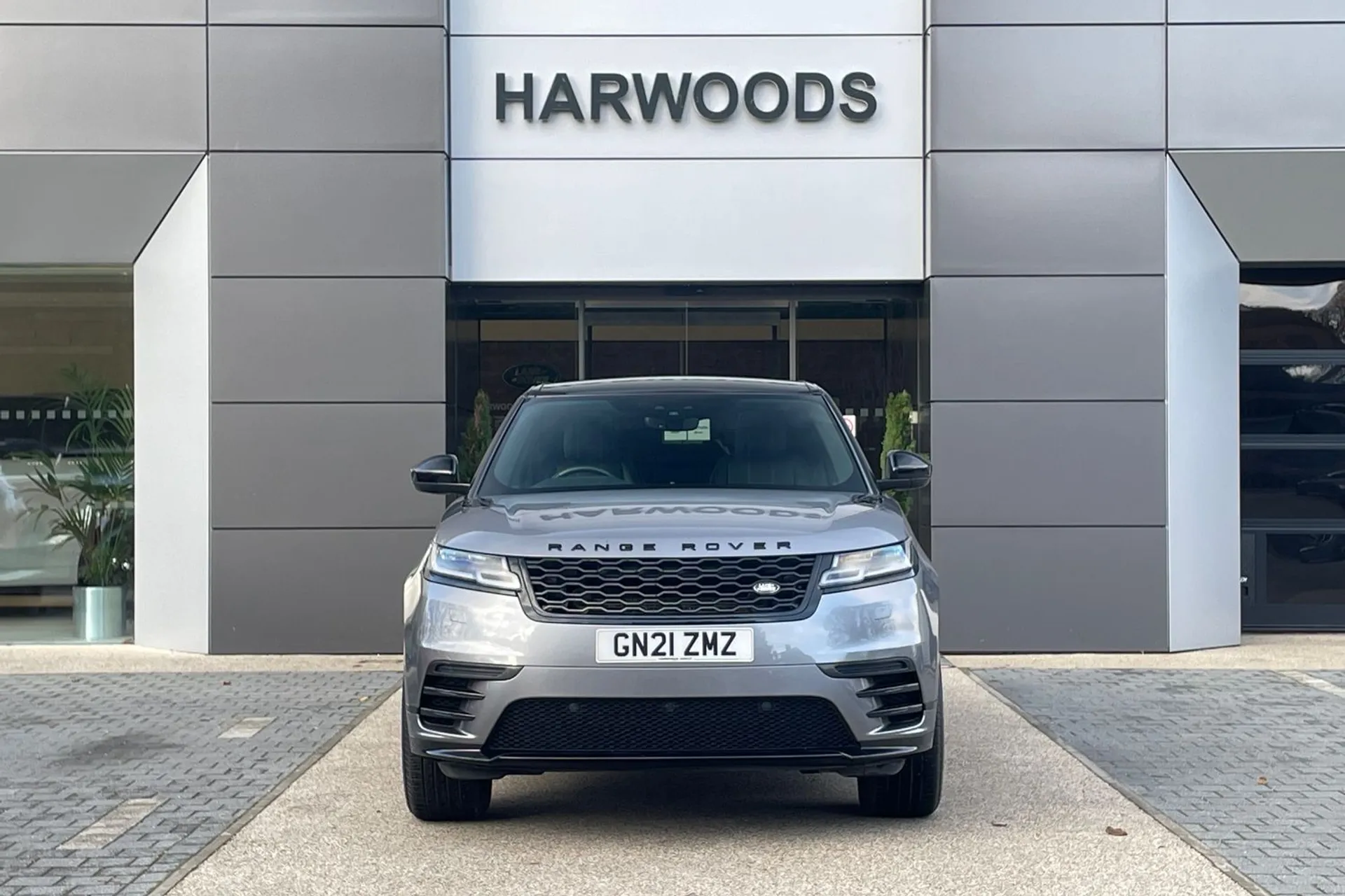 LAND ROVER RANGE ROVER VELAR thumbnail image number 14