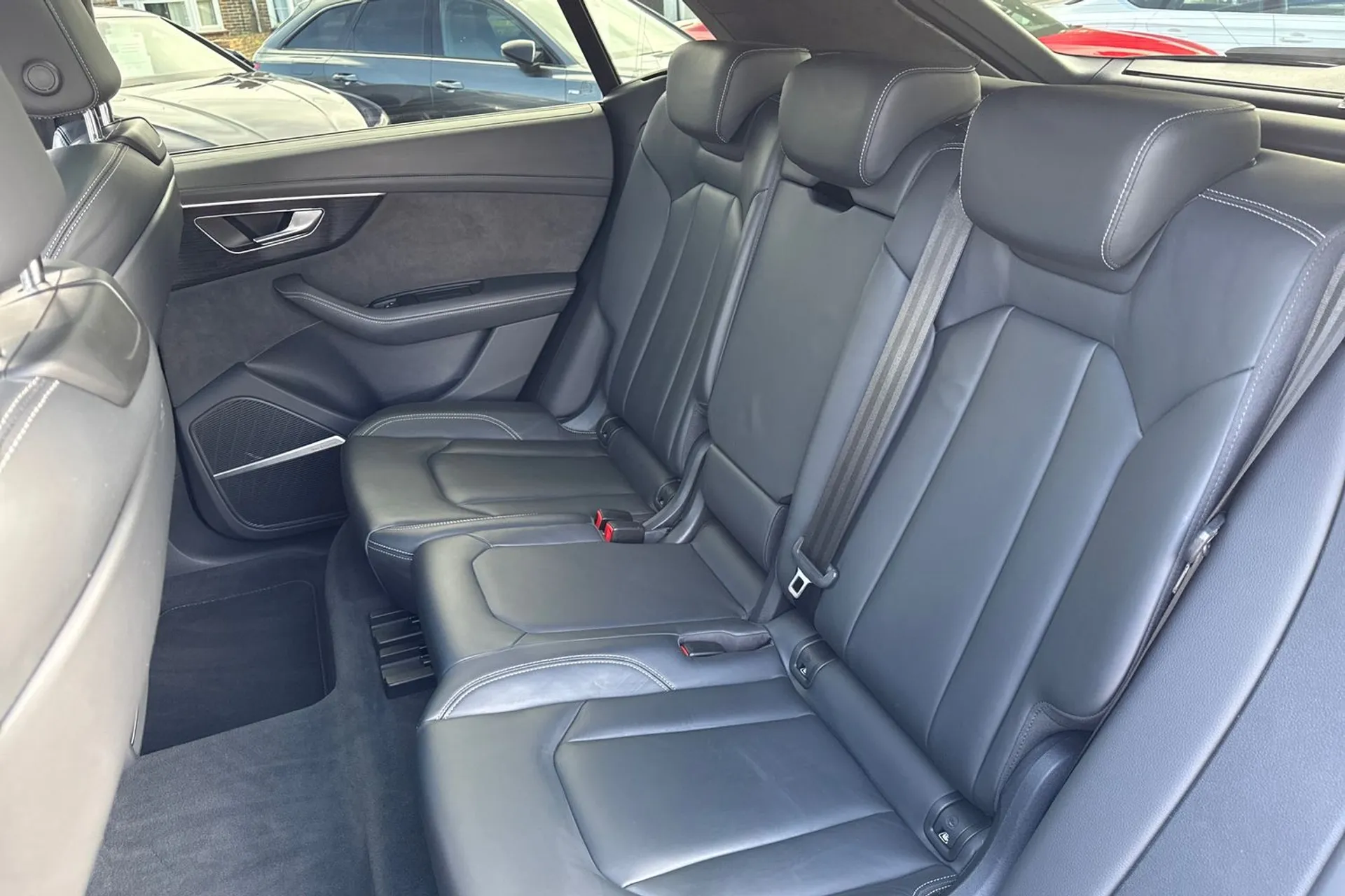 Audi Q8 thumbnail image number 49