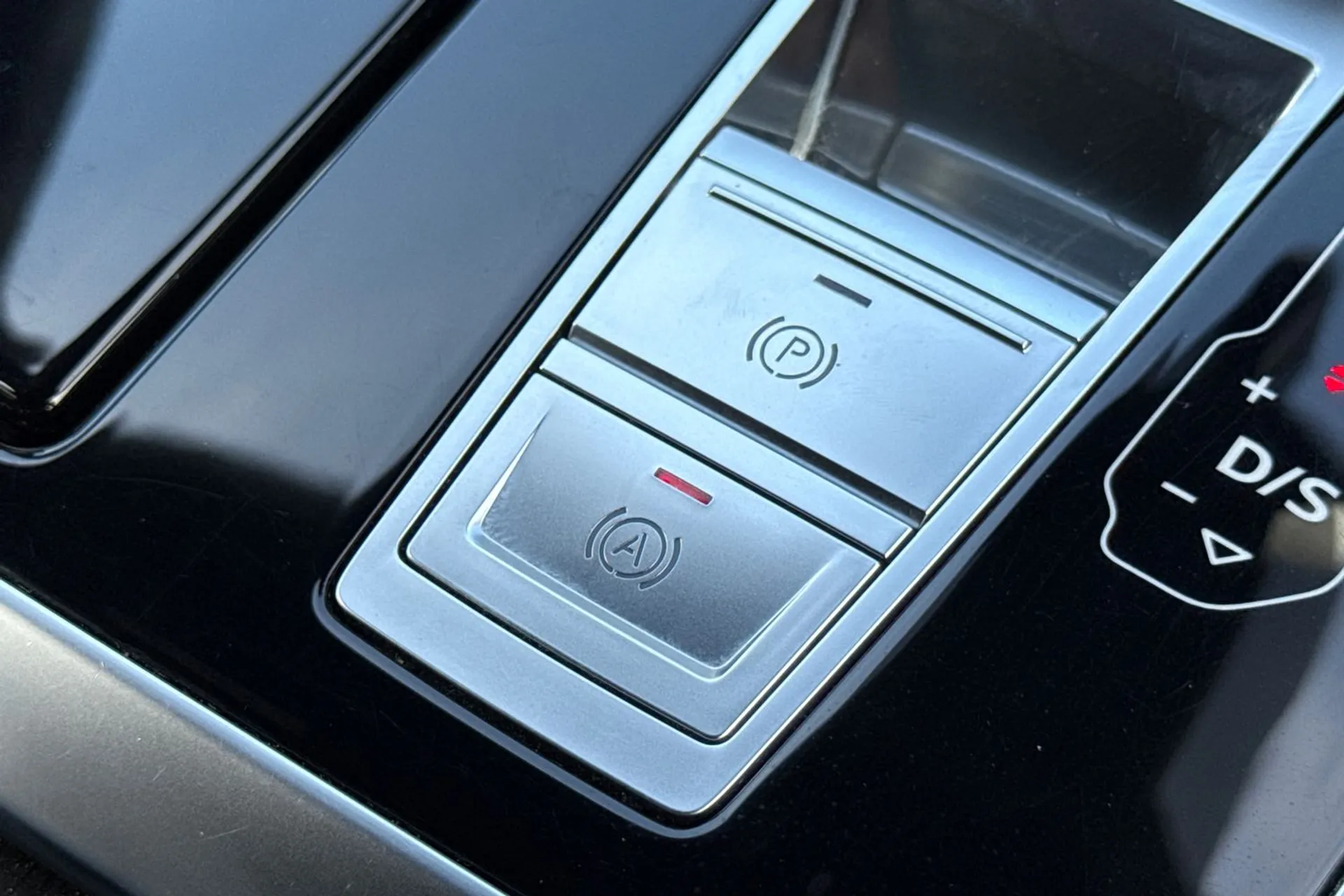 Audi Q8 thumbnail image number 45