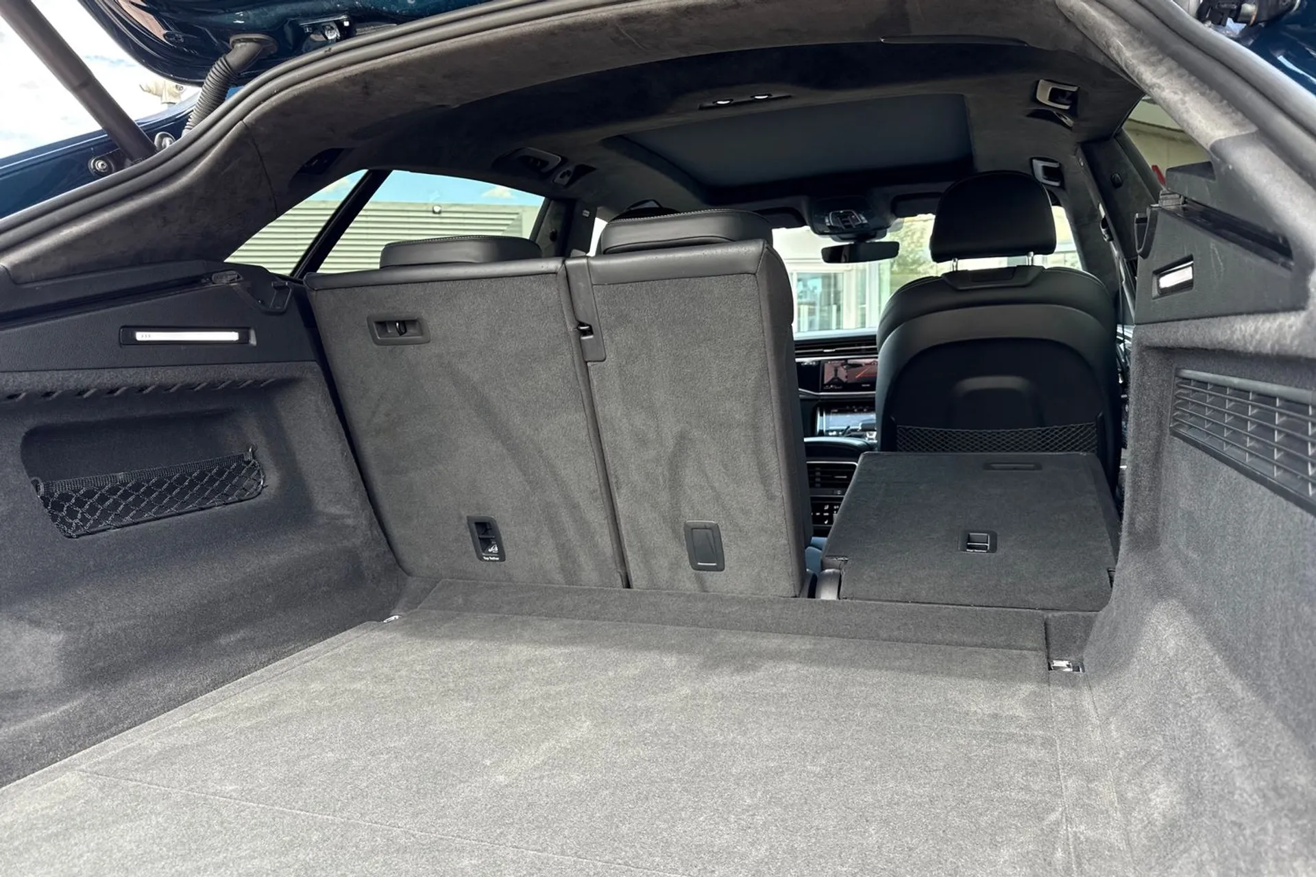 Audi Q8 thumbnail image number 41