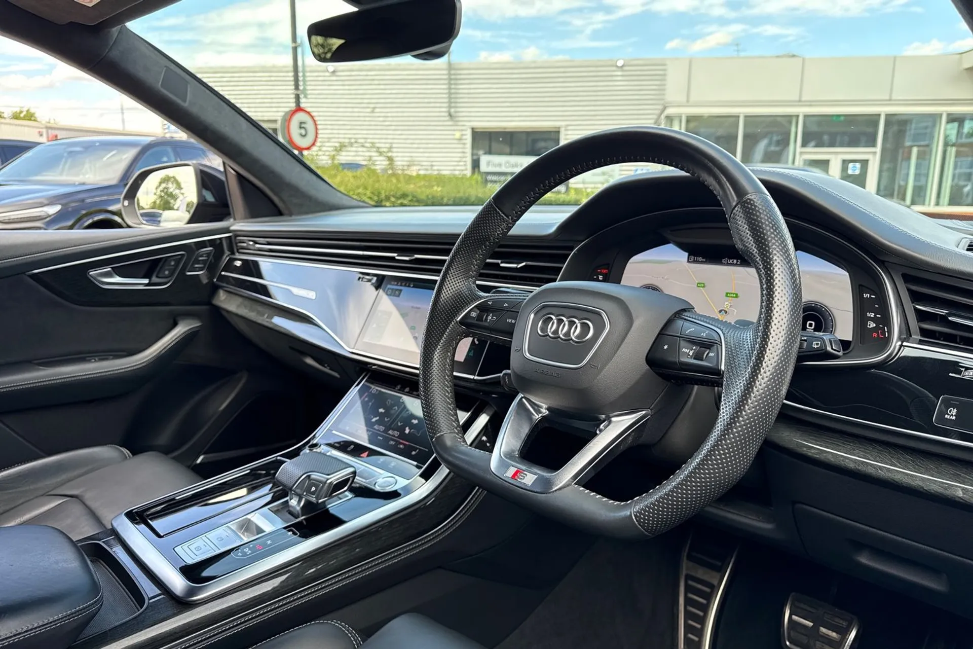Audi Q8 thumbnail image number 33