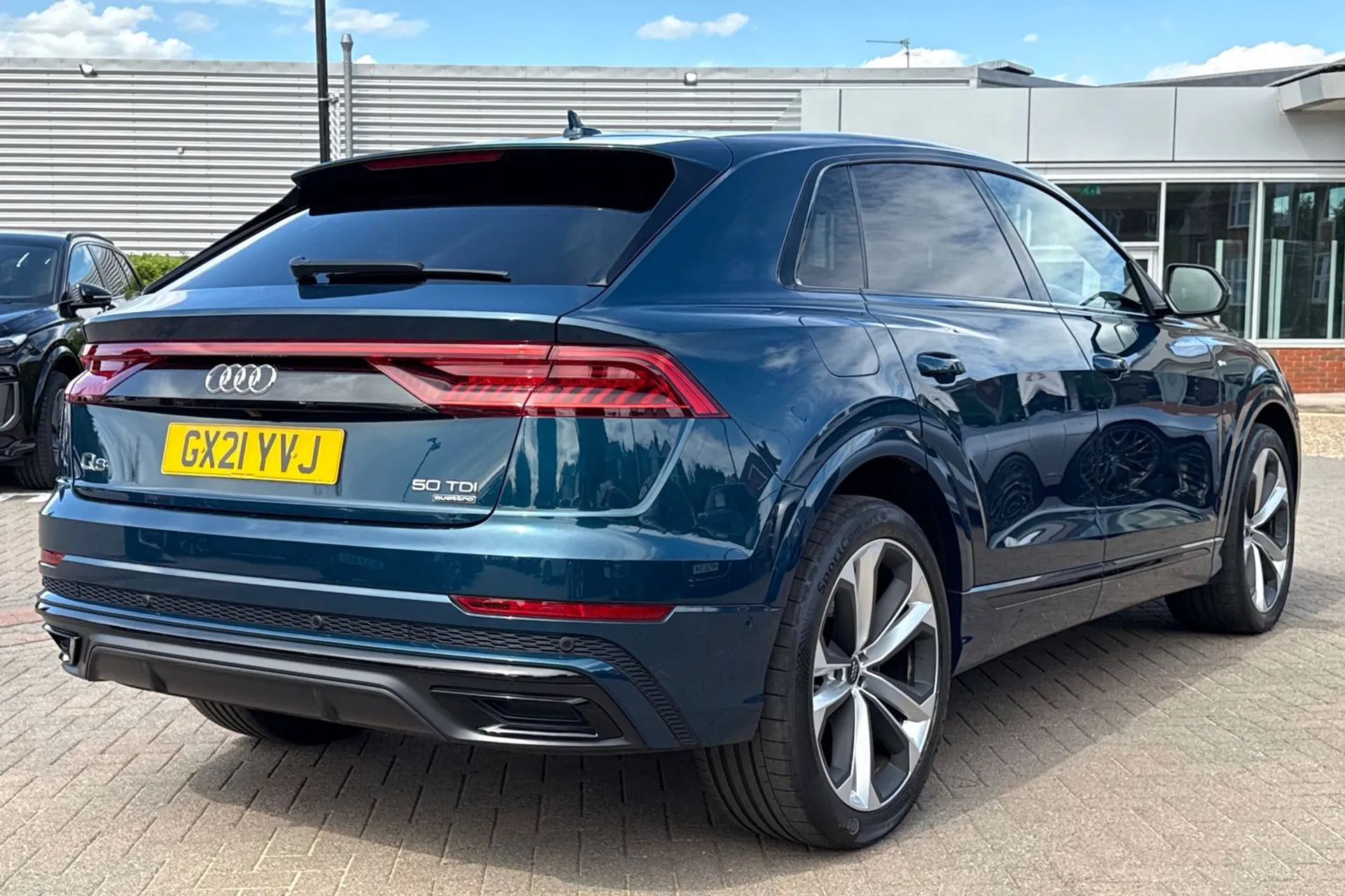 Audi Q8 thumbnail image number 4