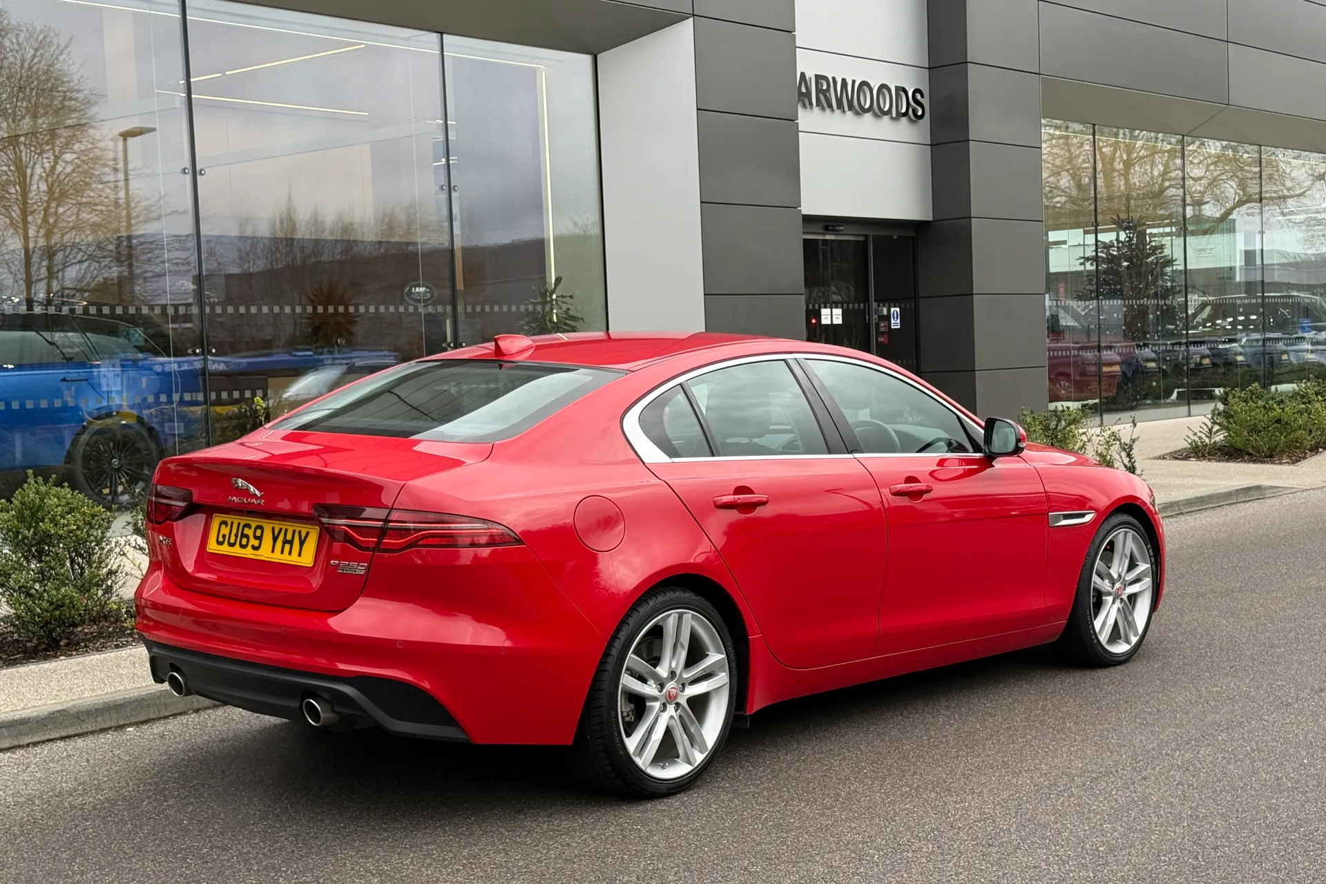 Jaguar XE thumbnail image number 10