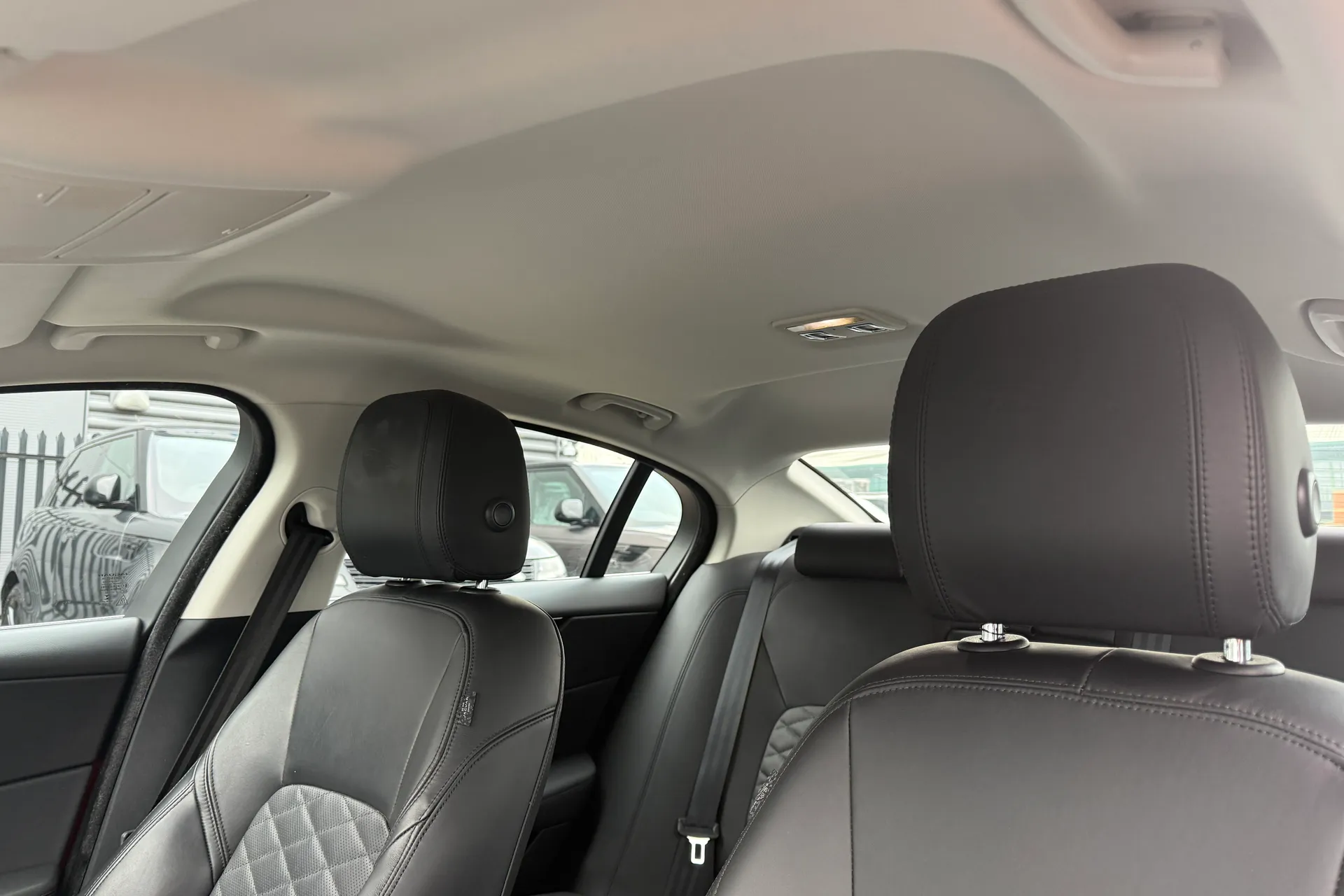 Jaguar XE thumbnail image number 5