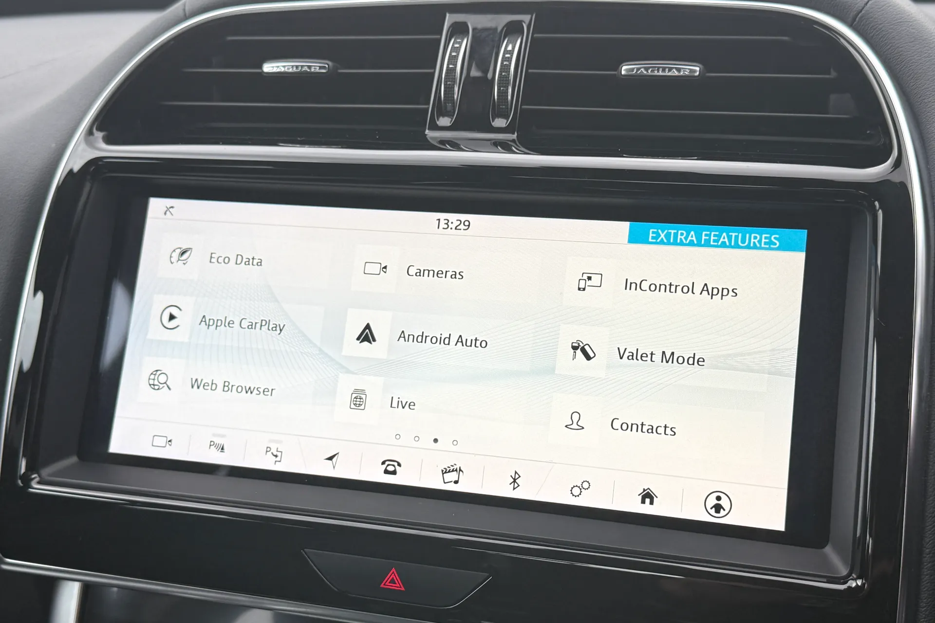 Jaguar XE thumbnail image number 26