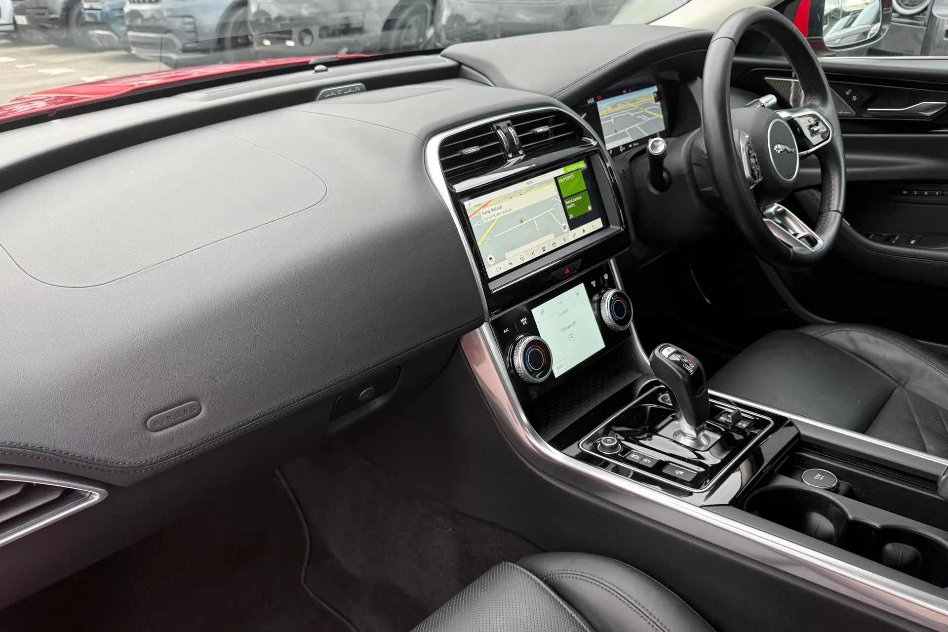 Jaguar XE thumbnail image number 40