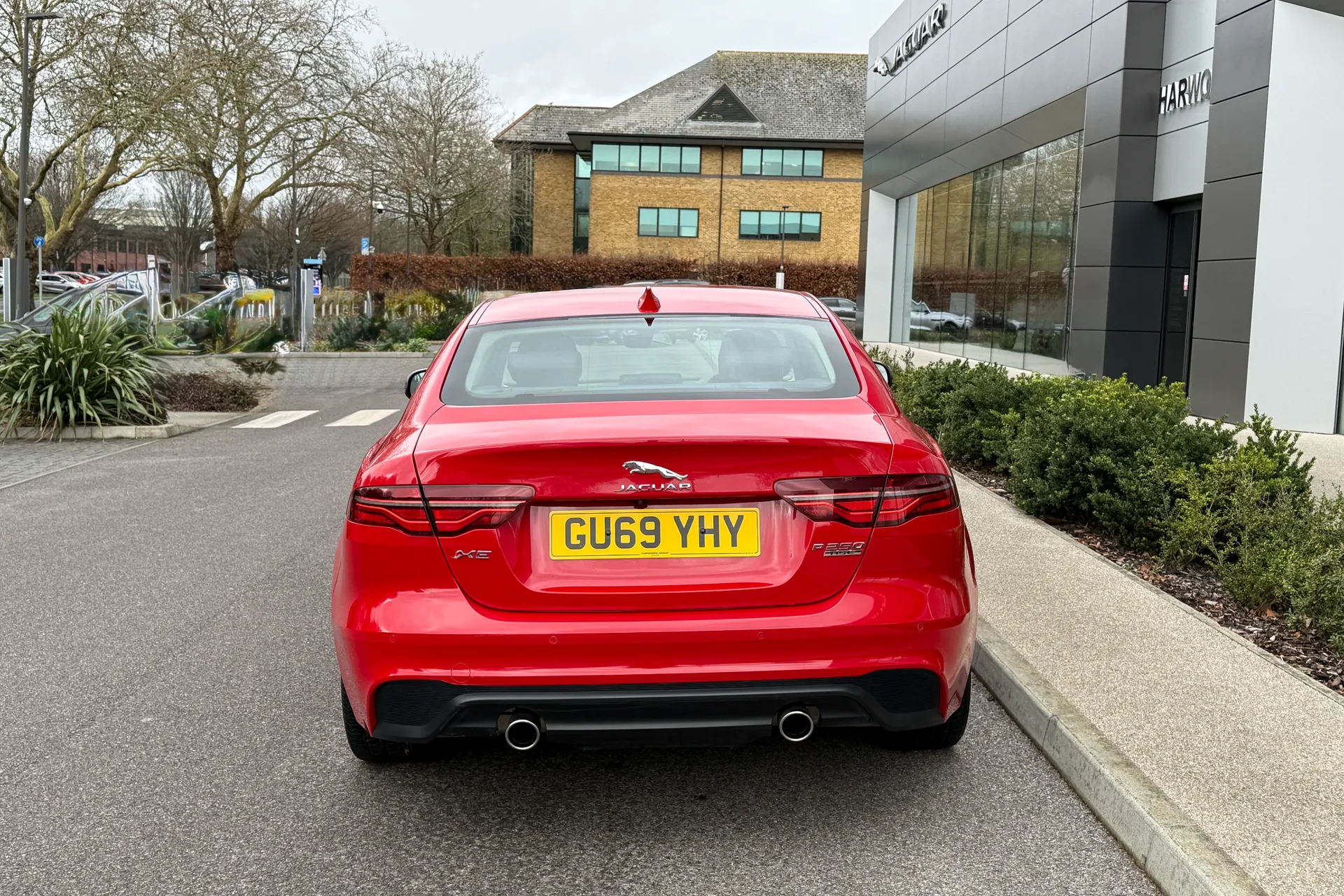 Jaguar XE thumbnail image number 13