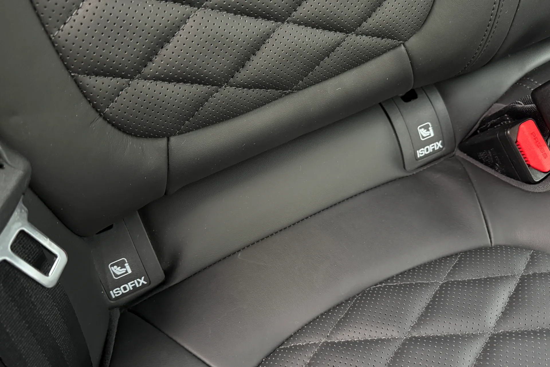 Jaguar XE thumbnail image number 33