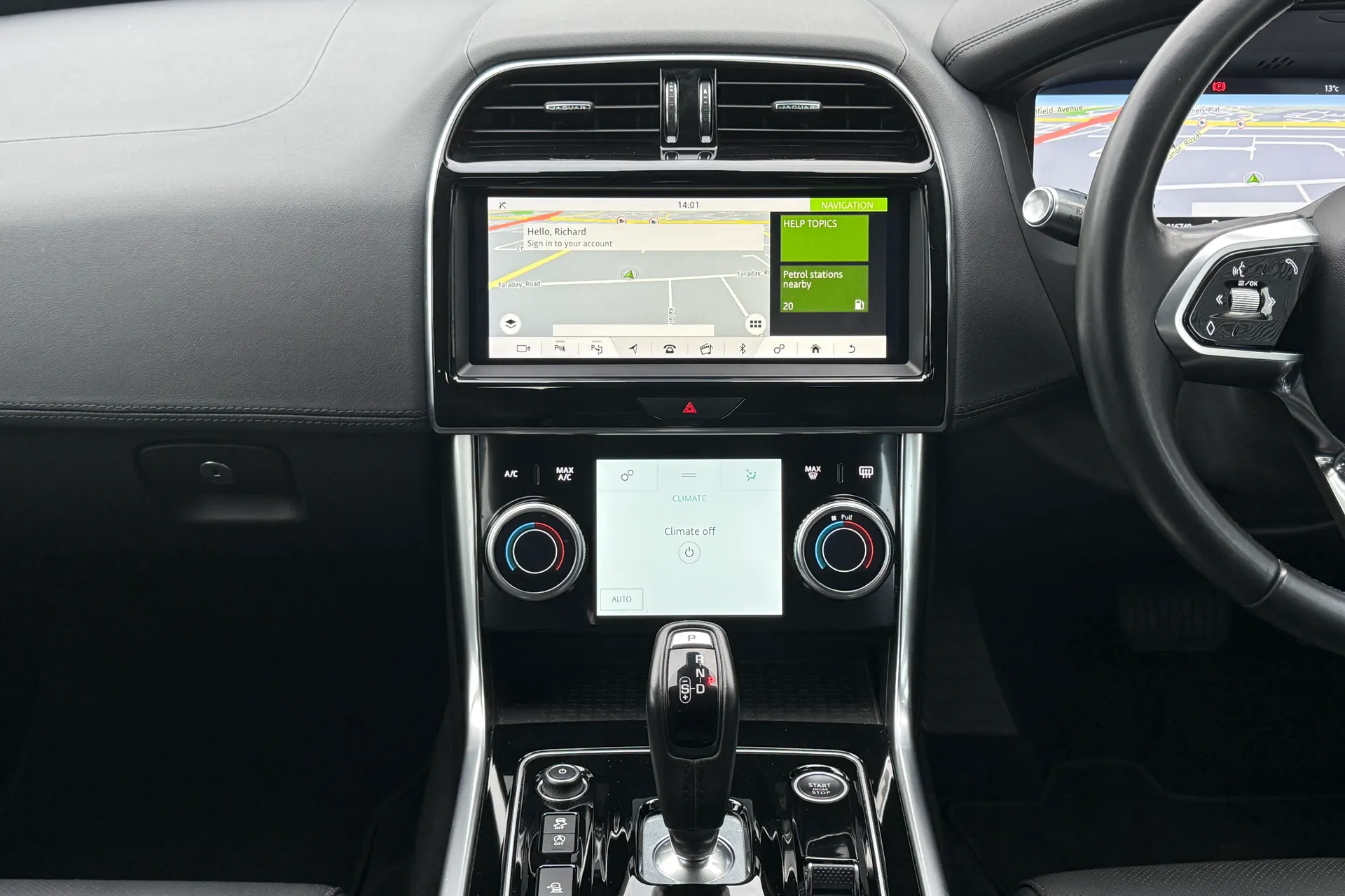 Jaguar XE thumbnail image number 19