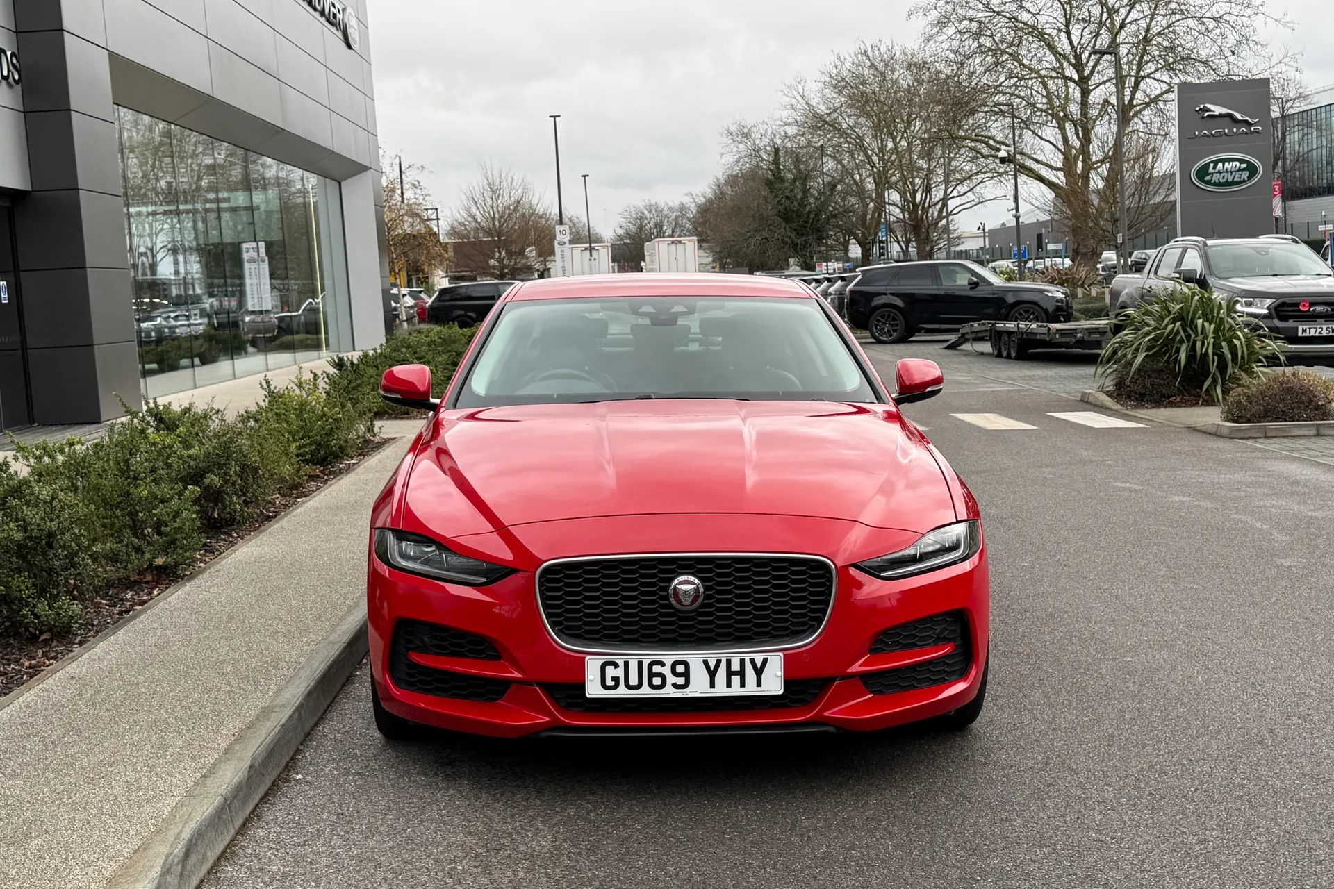 Jaguar XE thumbnail image number 15