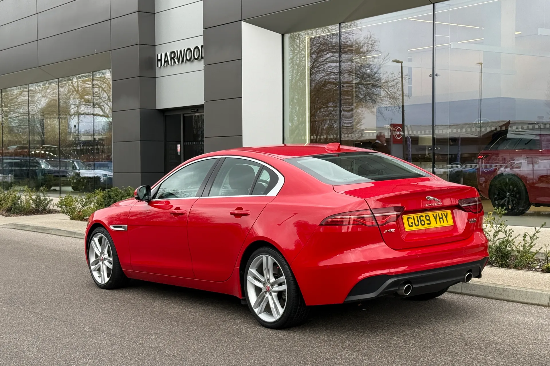 Jaguar XE thumbnail image number 14