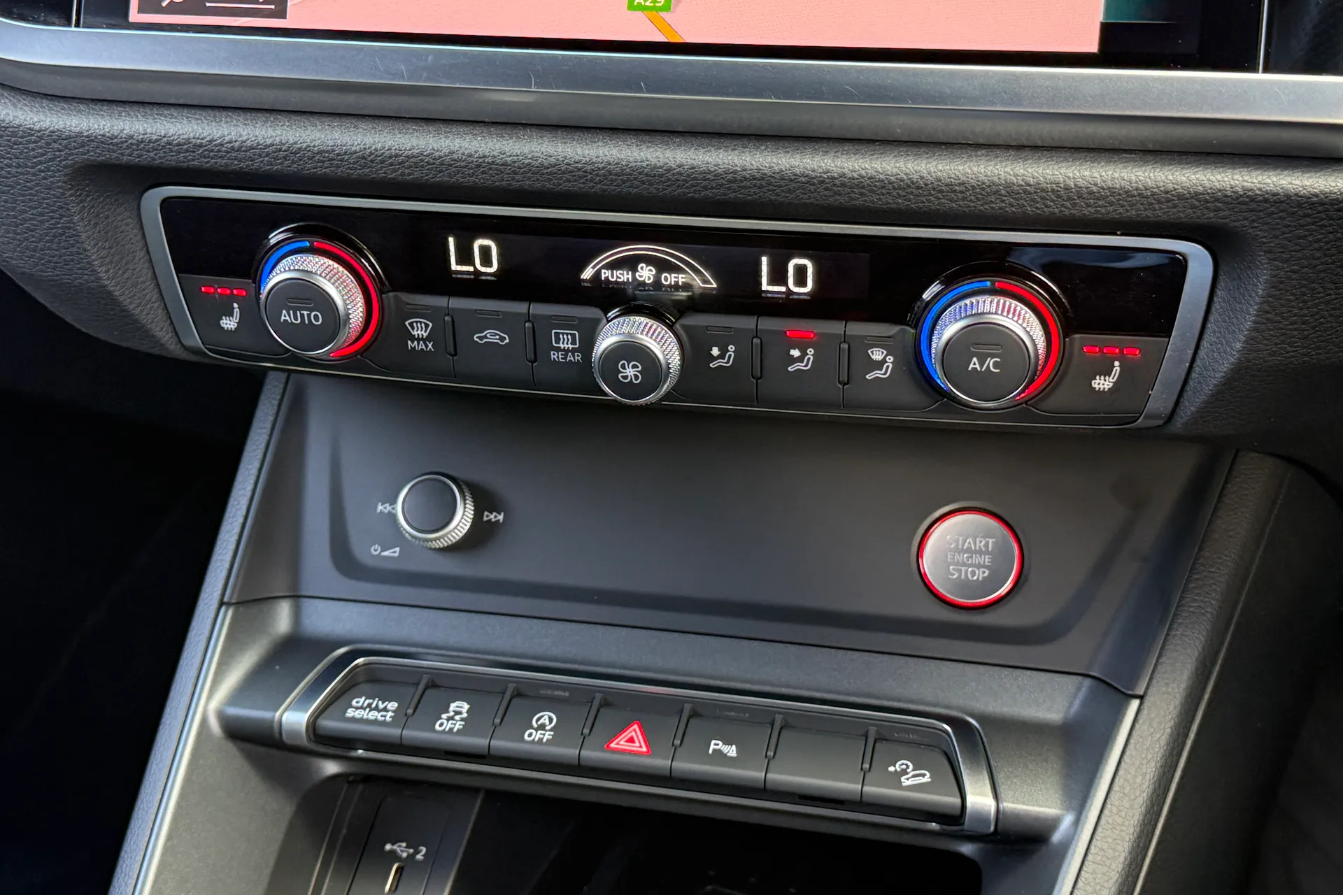 Audi RS Q3 thumbnail image number 16