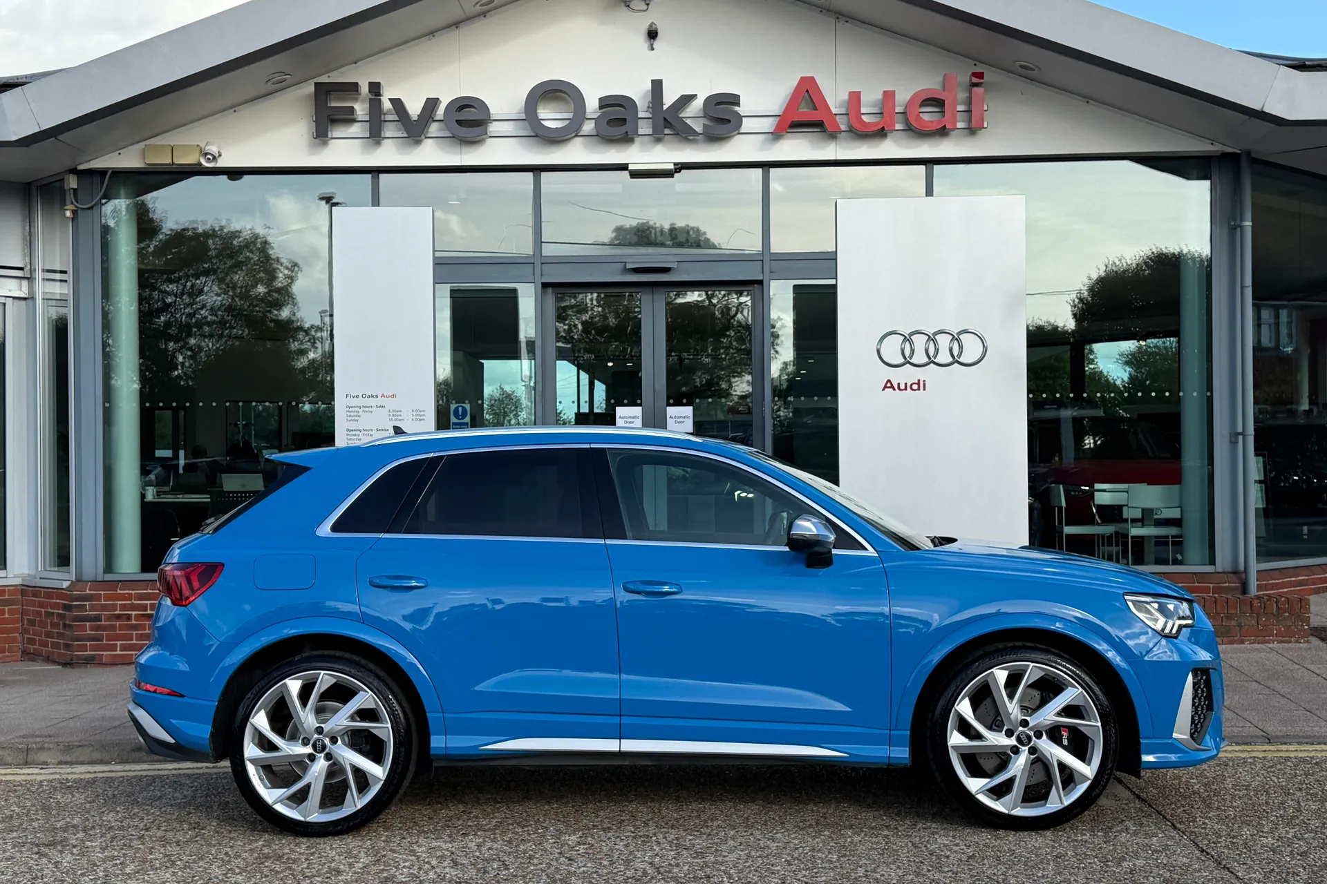 Audi RS Q3 thumbnail image number 2