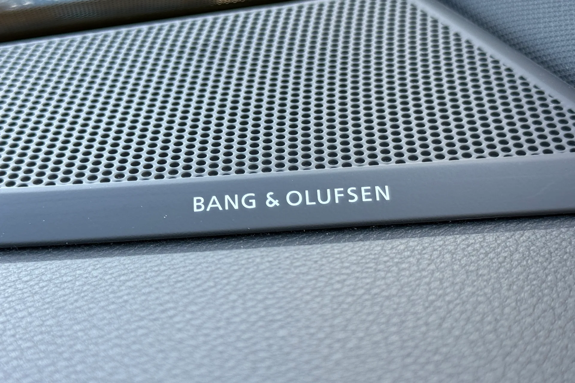 Audi RS Q3 thumbnail image number 18
