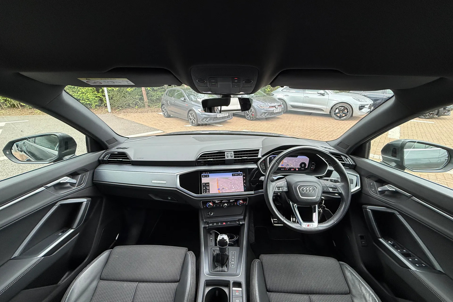 Audi Q3 thumbnail image number 3