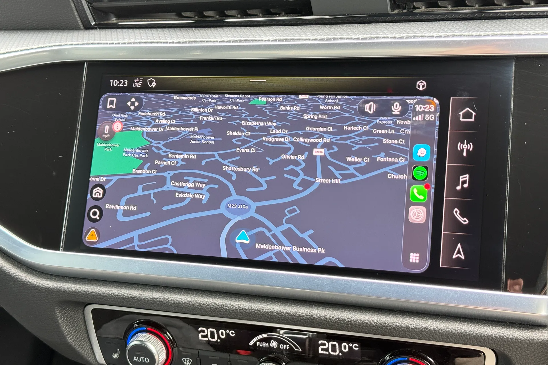 Audi Q3 thumbnail image number 10