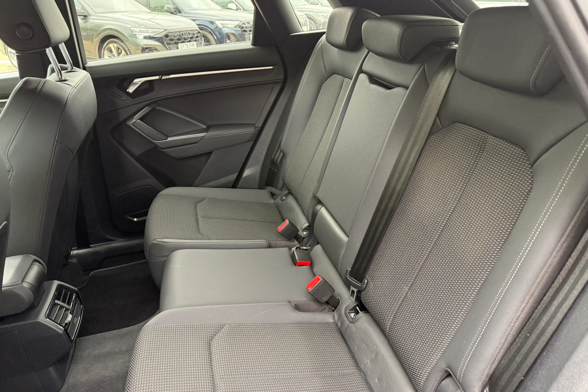 Audi Q3 thumbnail image number 52