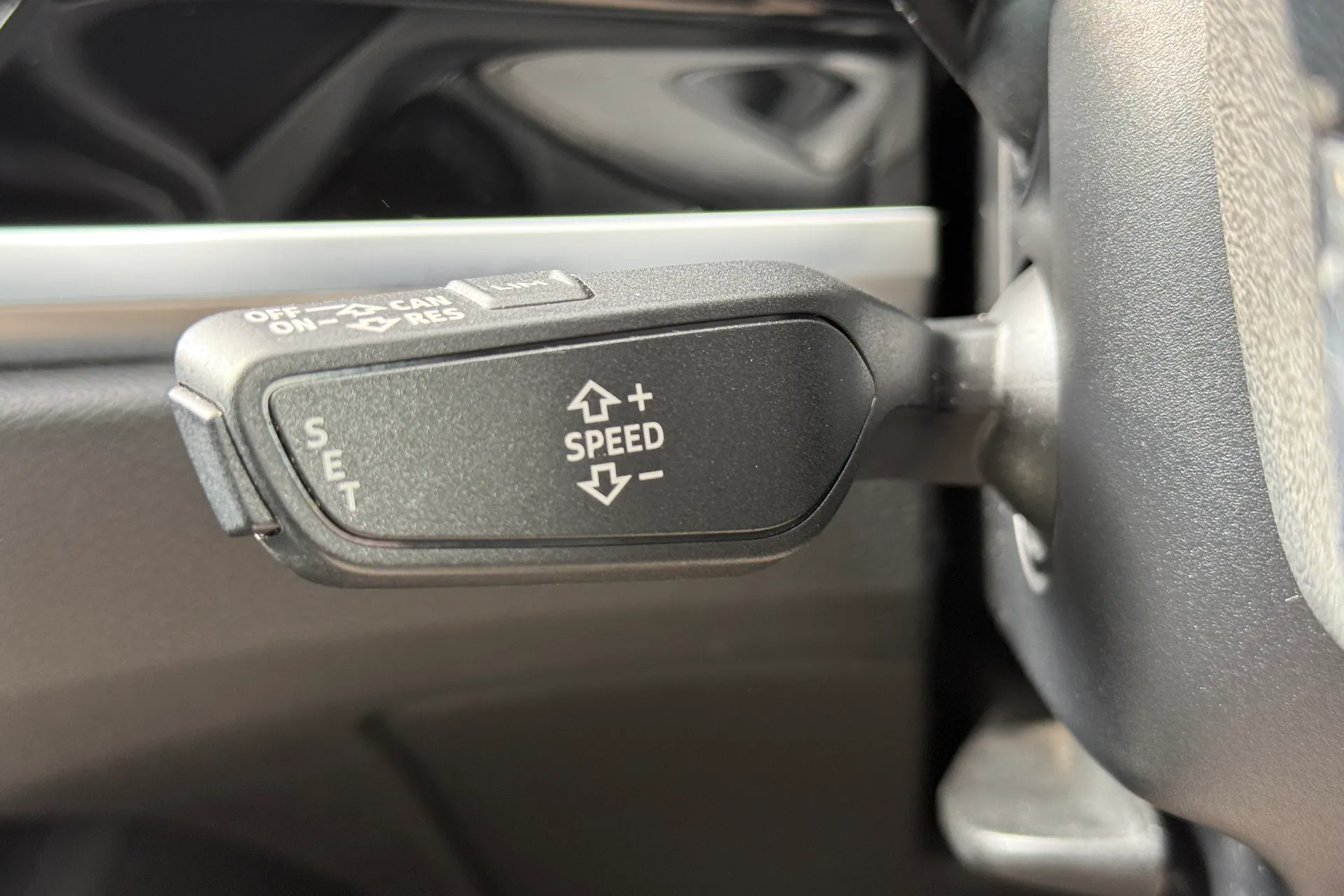 Audi Q3 thumbnail image number 15