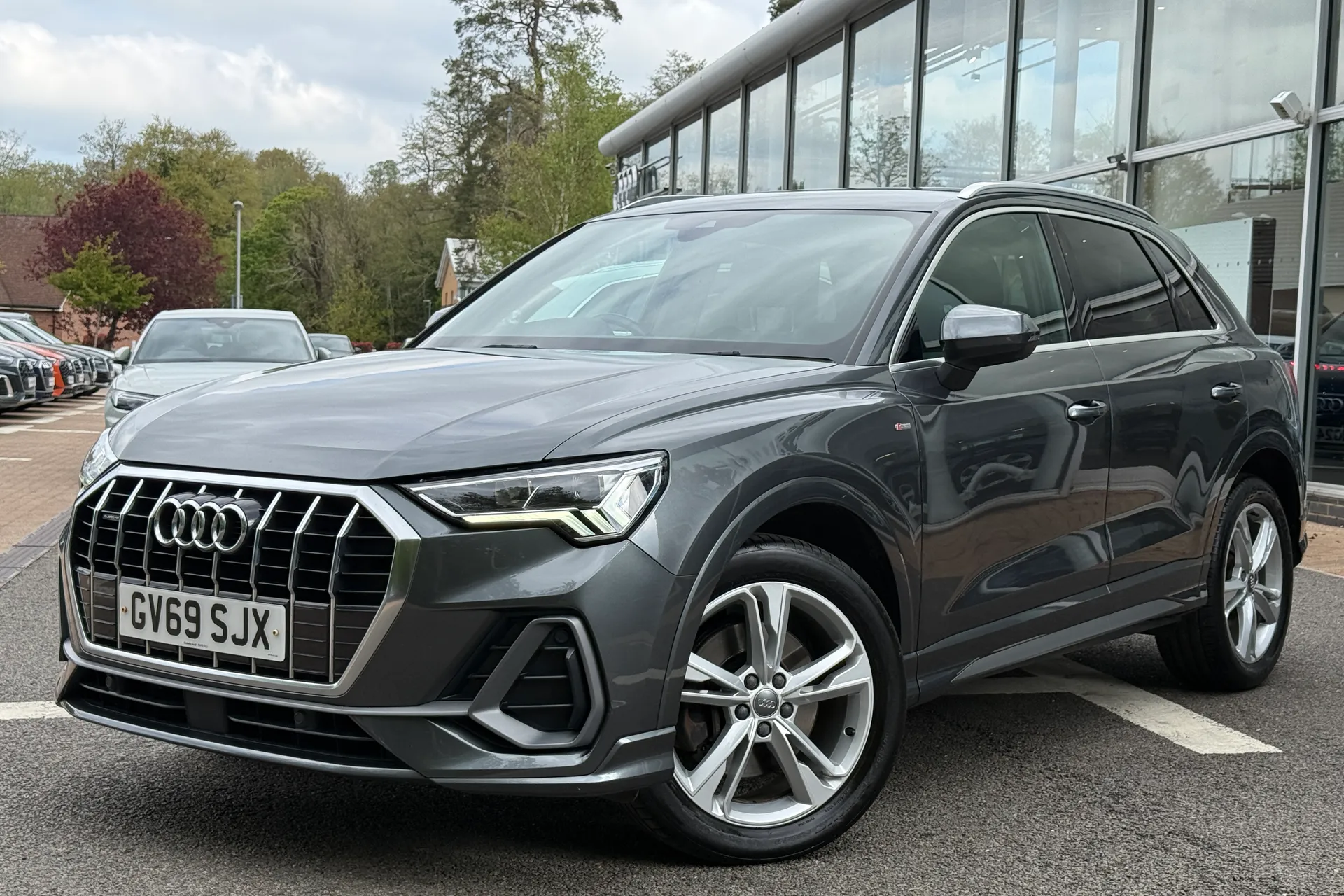 Audi Q3 thumbnail image number 59